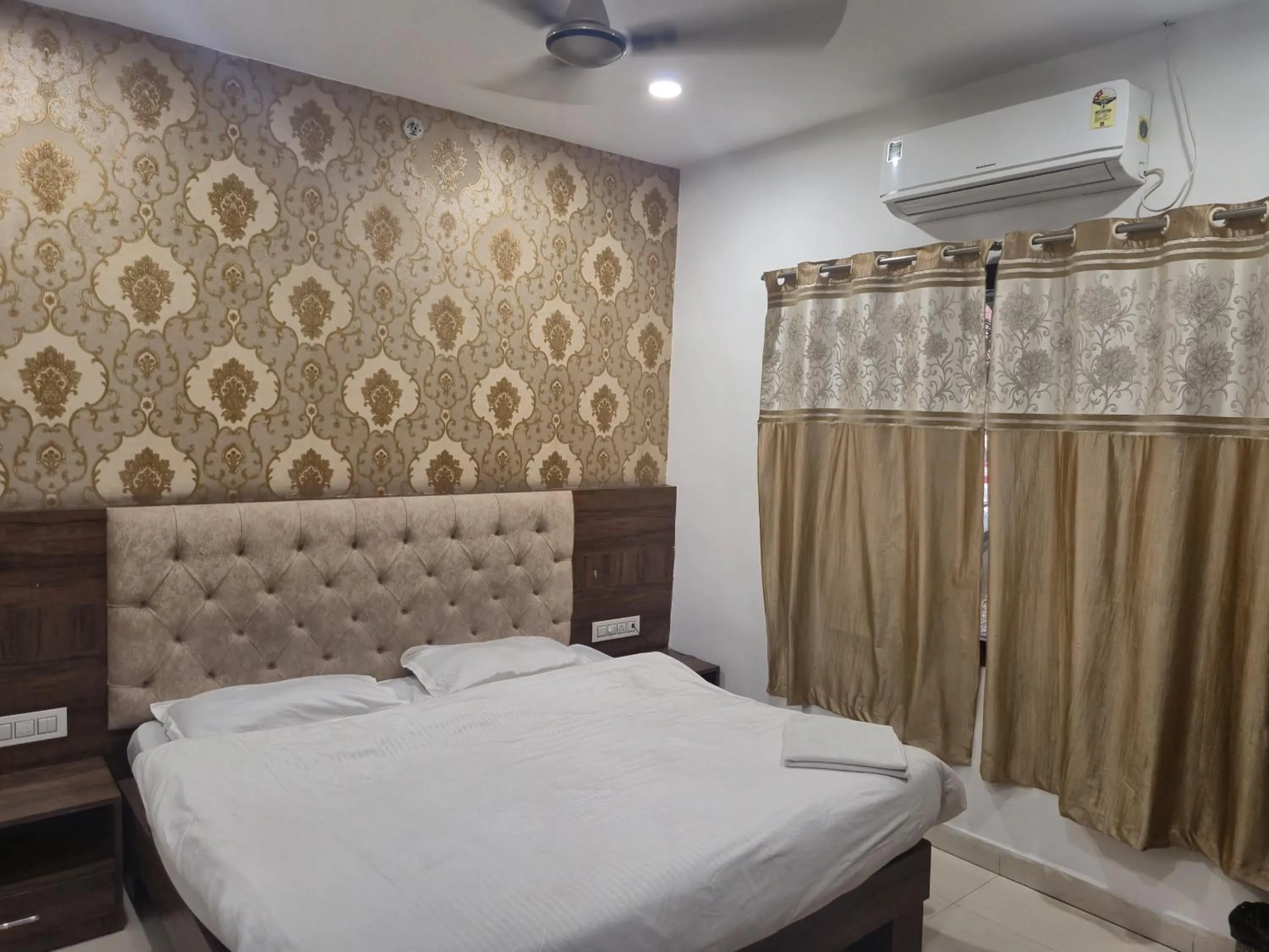 Bed in JK Residency