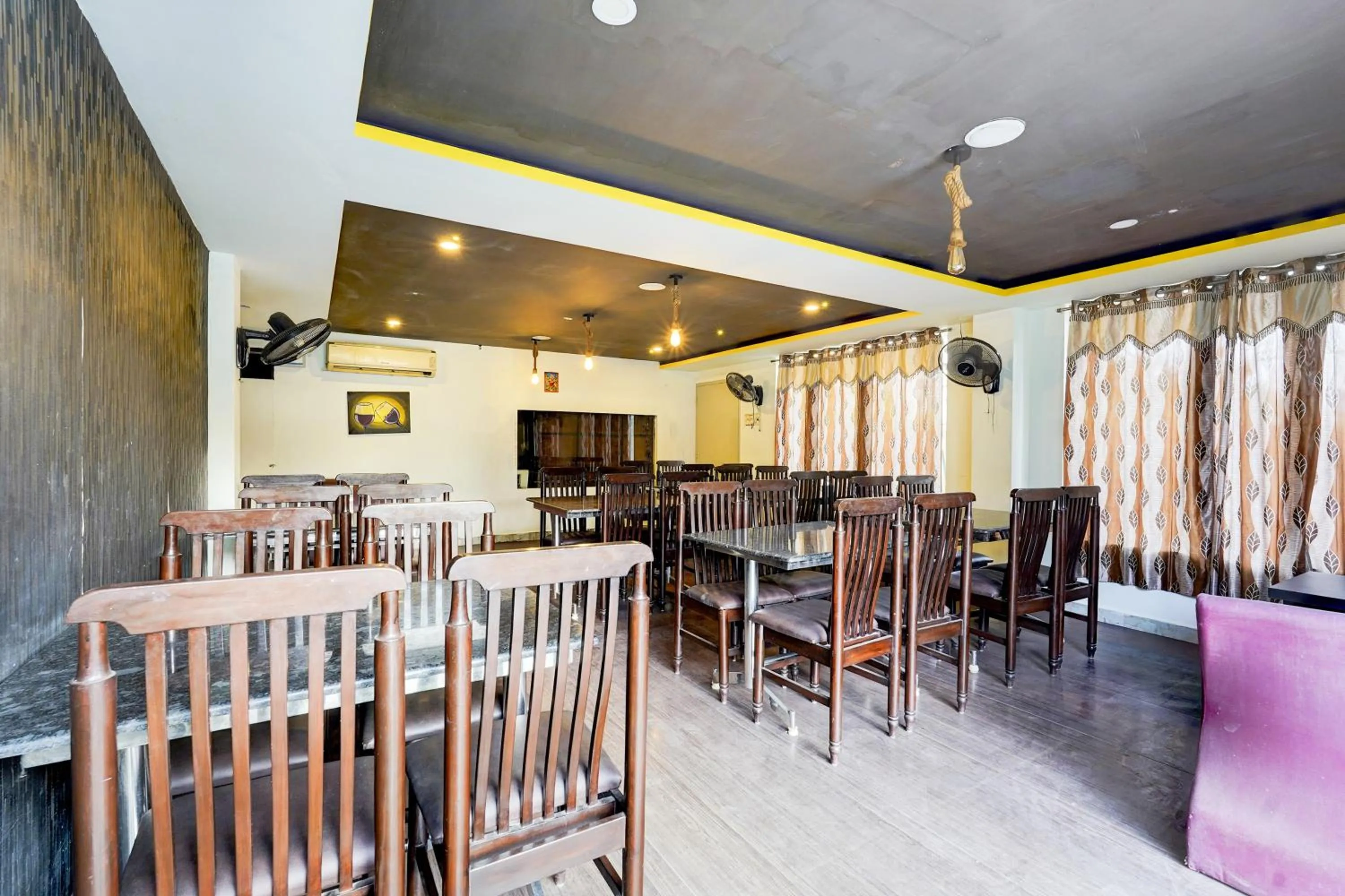 Lobby or reception in Super Townhouse Balaji Dental College Pallikarani Formerly Orchid Sankrish