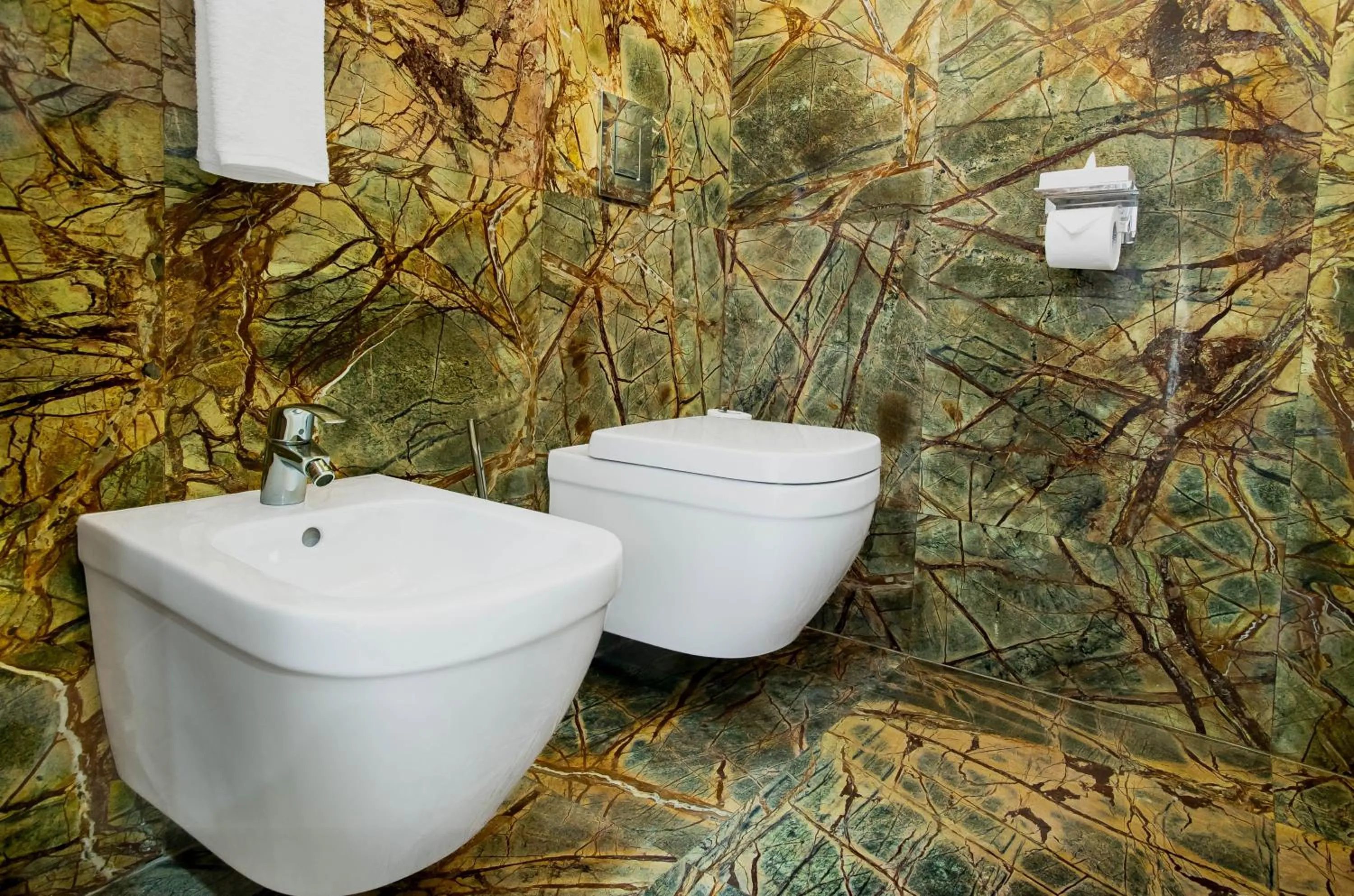 Toilet in Gardens Hill Resort & Spa