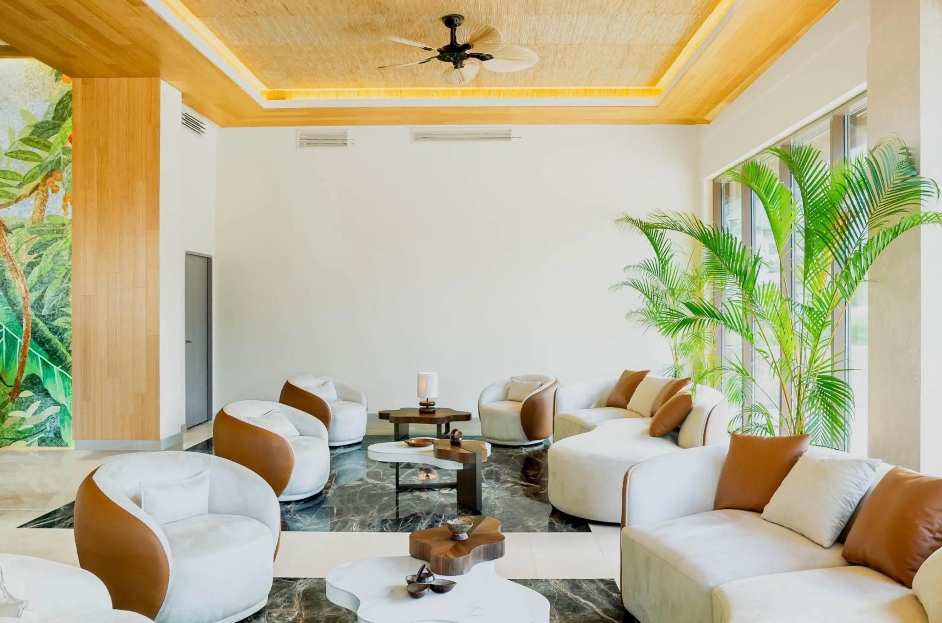 Communal lounge/ TV room in Gardens Hill Resort & Spa