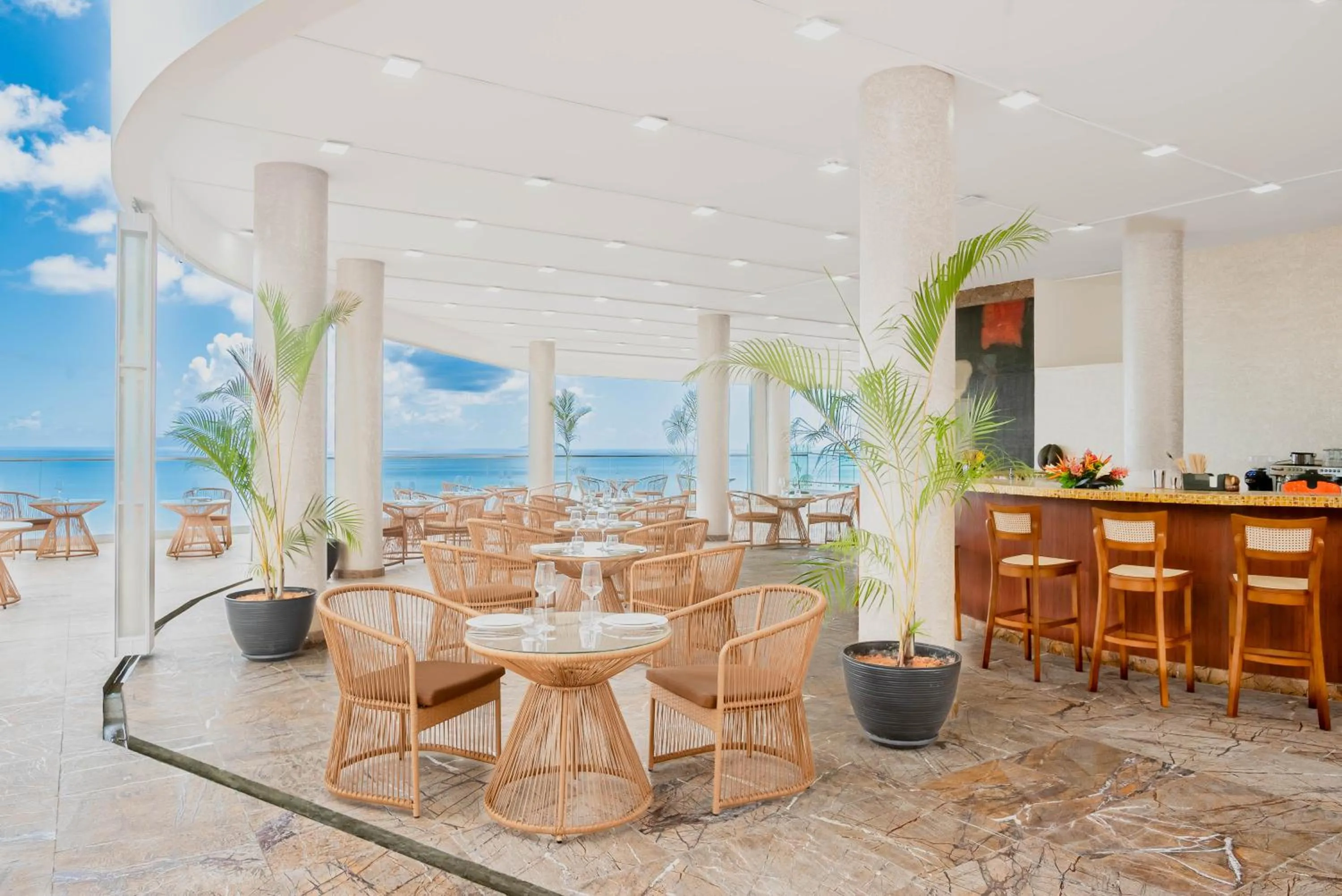 Restaurant/places to eat in Gardens Hill Resort & Spa