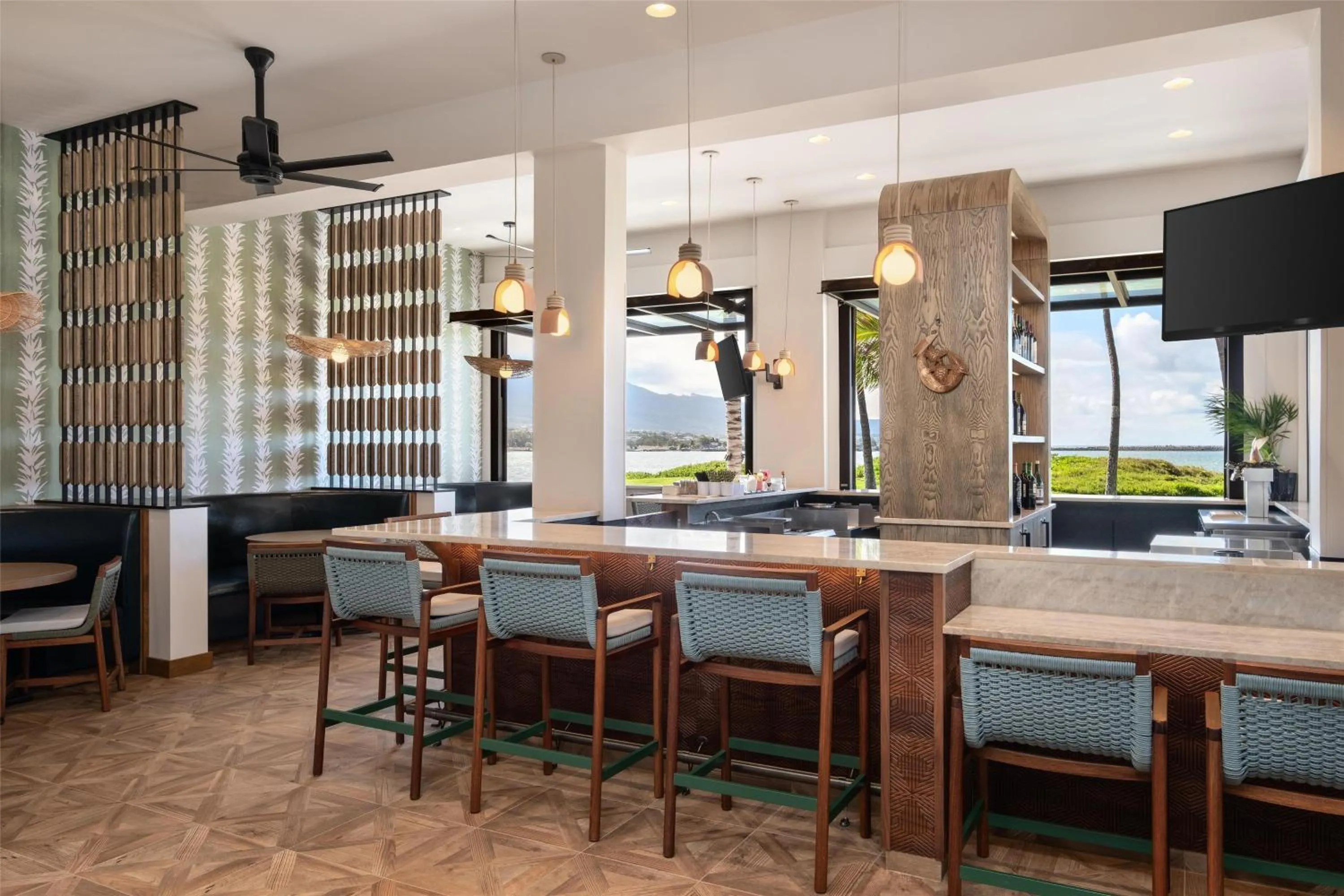 Lounge or bar in Hampton Inn & Suites Maui North Shore