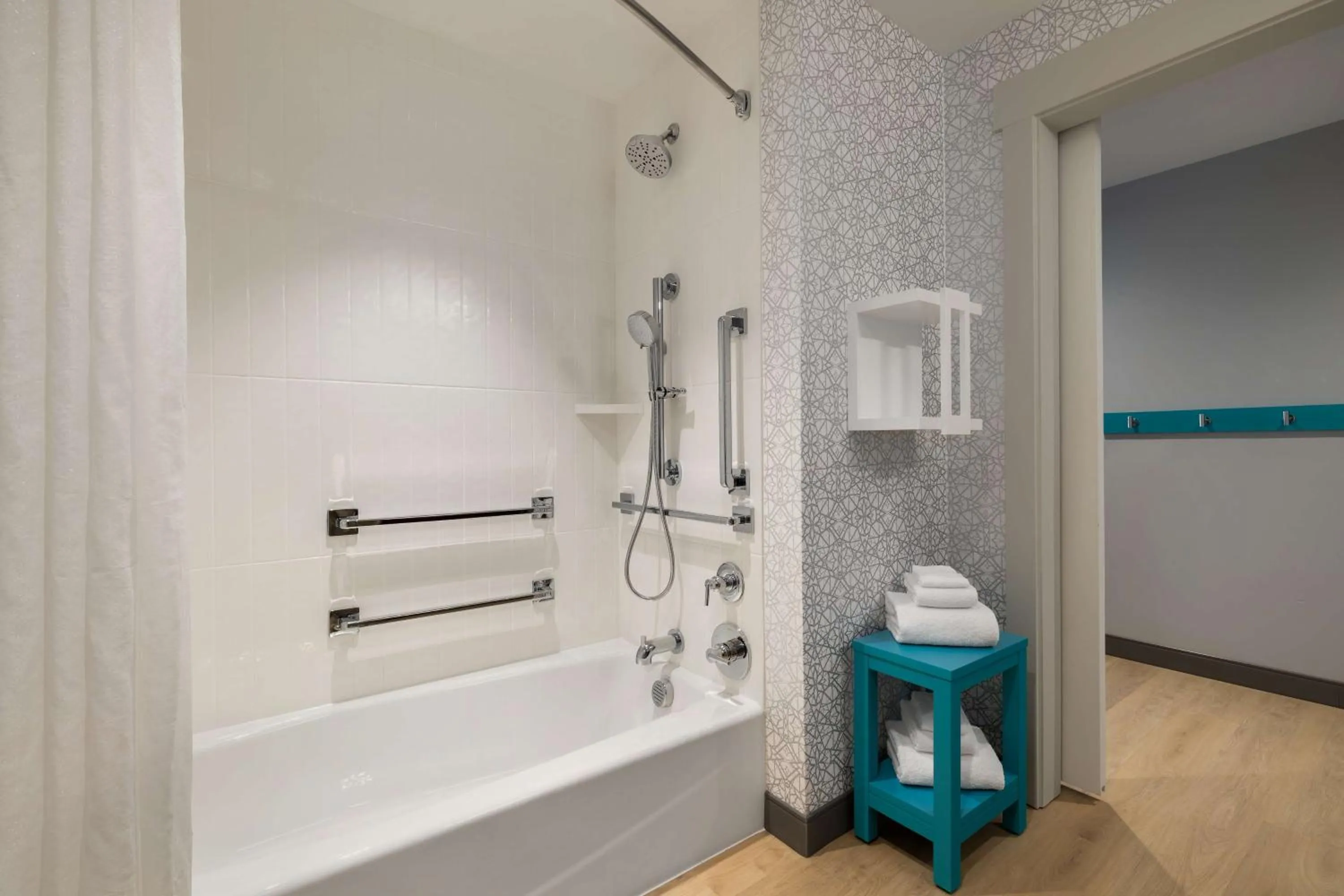 Bathroom in Hampton Inn & Suites Maui North Shore