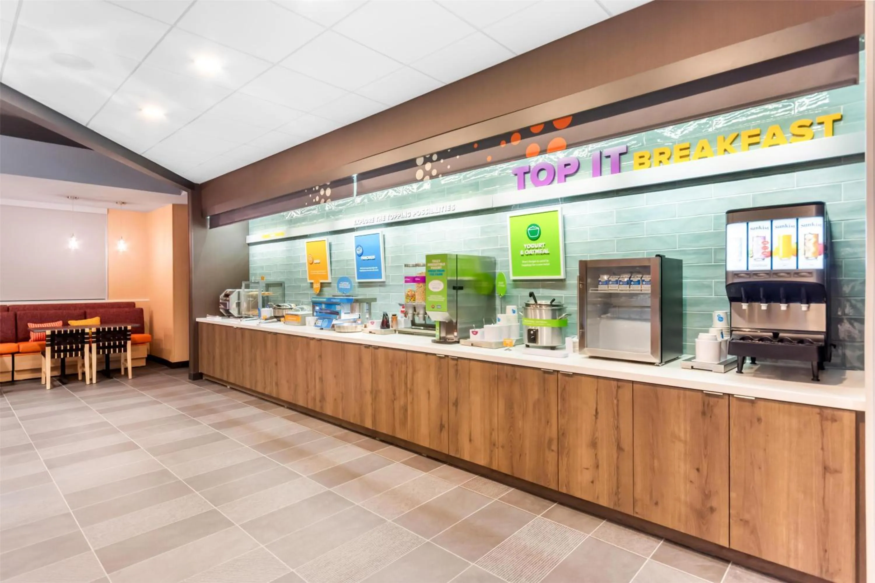 Breakfast in Tru By Hilton Pensacola I-10 North Davis Highway