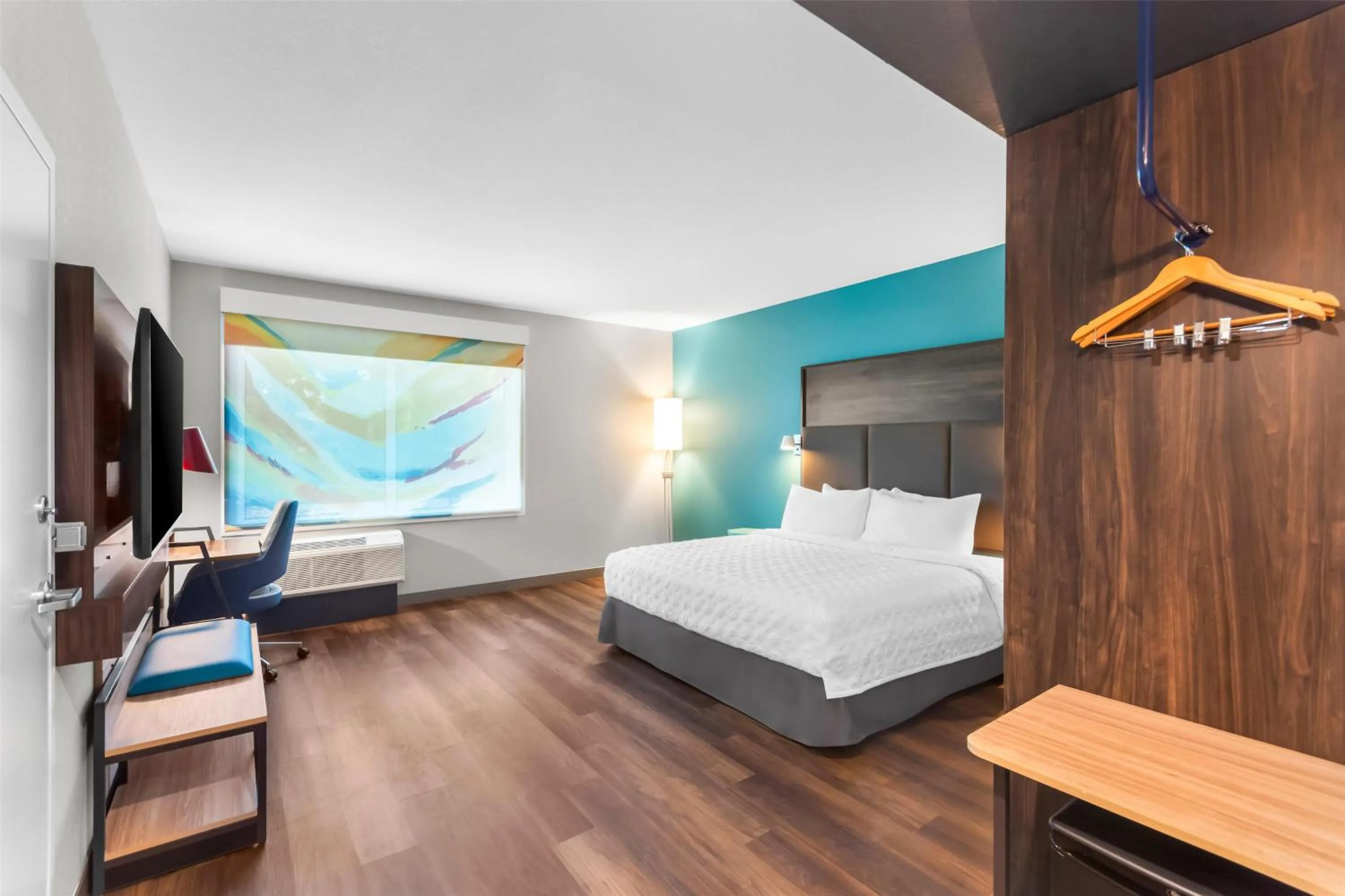 Bed in Tru By Hilton Pensacola I-10 North Davis Highway