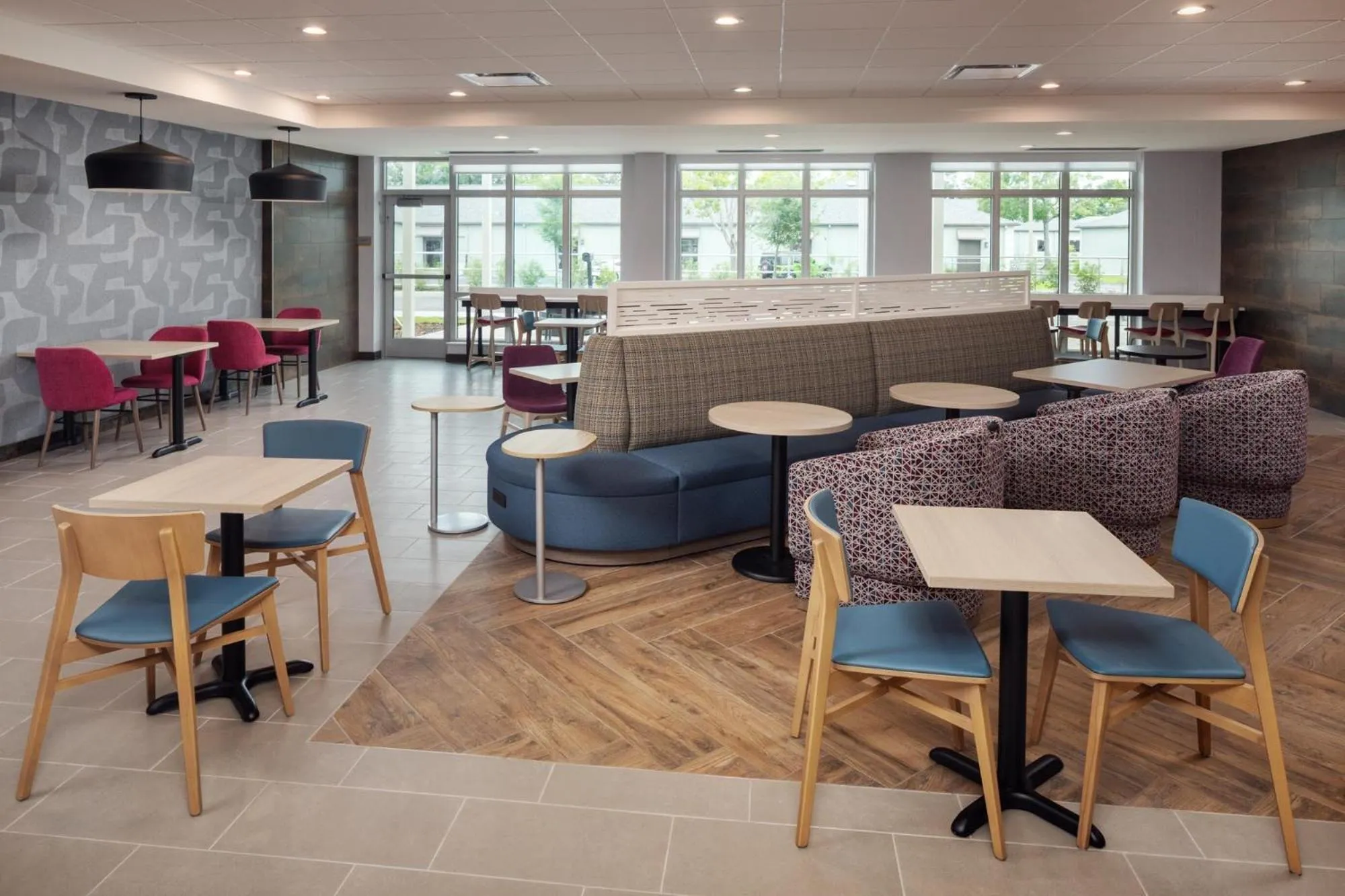 Restaurant/places to eat in Home2 Suites By Hilton Clearwater St. Petersburg Ulmerton Rd