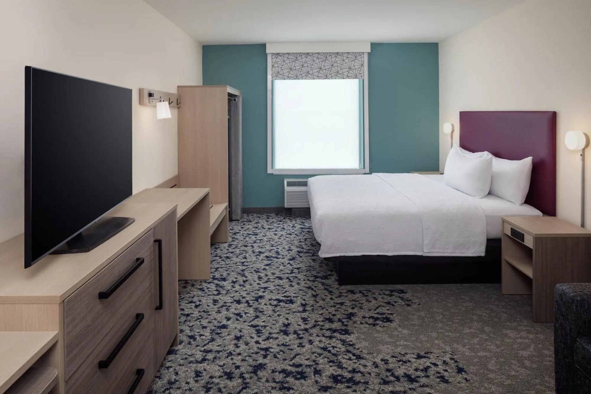 Bed in Home2 Suites By Hilton Clearwater St. Petersburg Ulmerton Rd