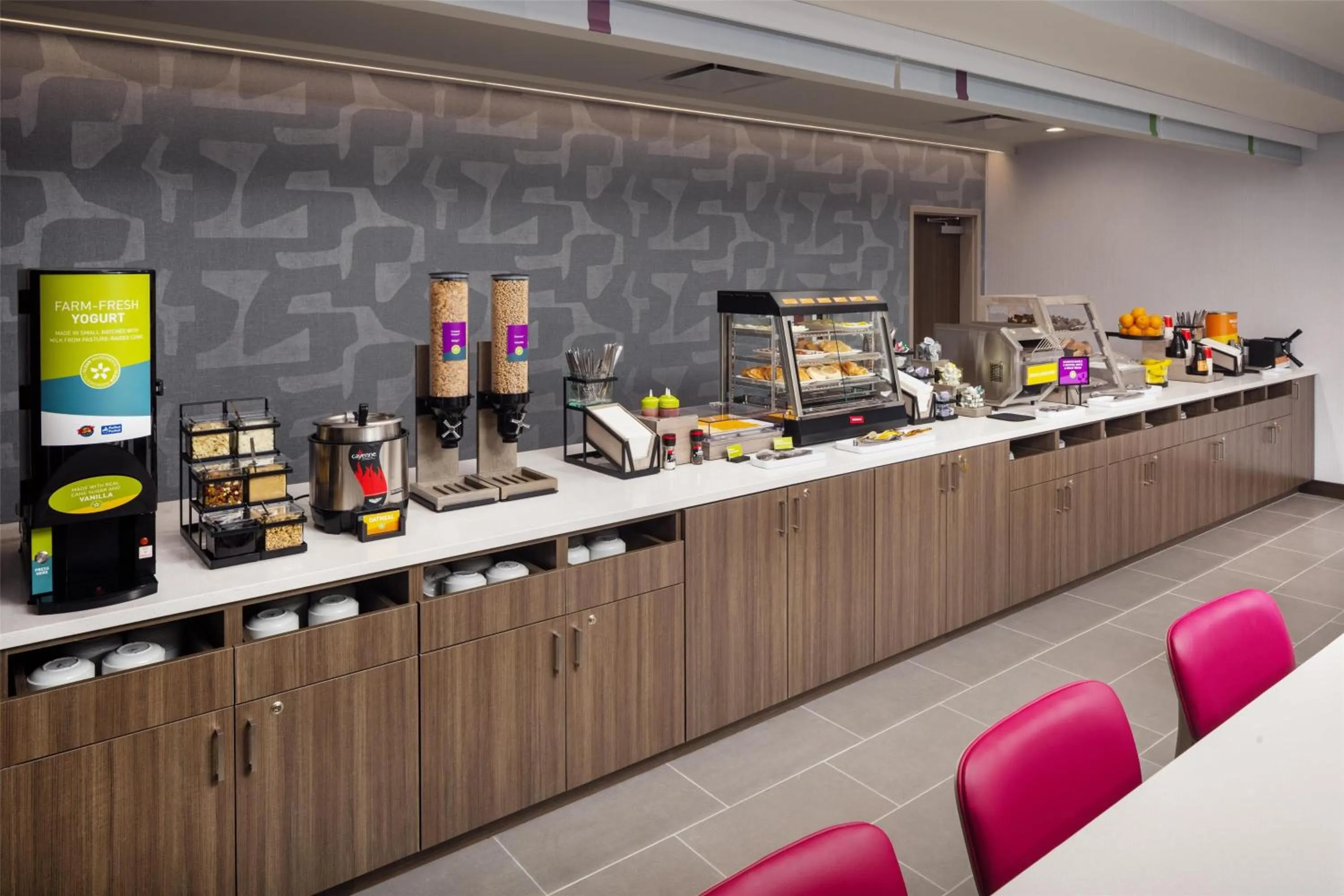 Breakfast in Home2 Suites By Hilton Clearwater St. Petersburg Ulmerton Rd