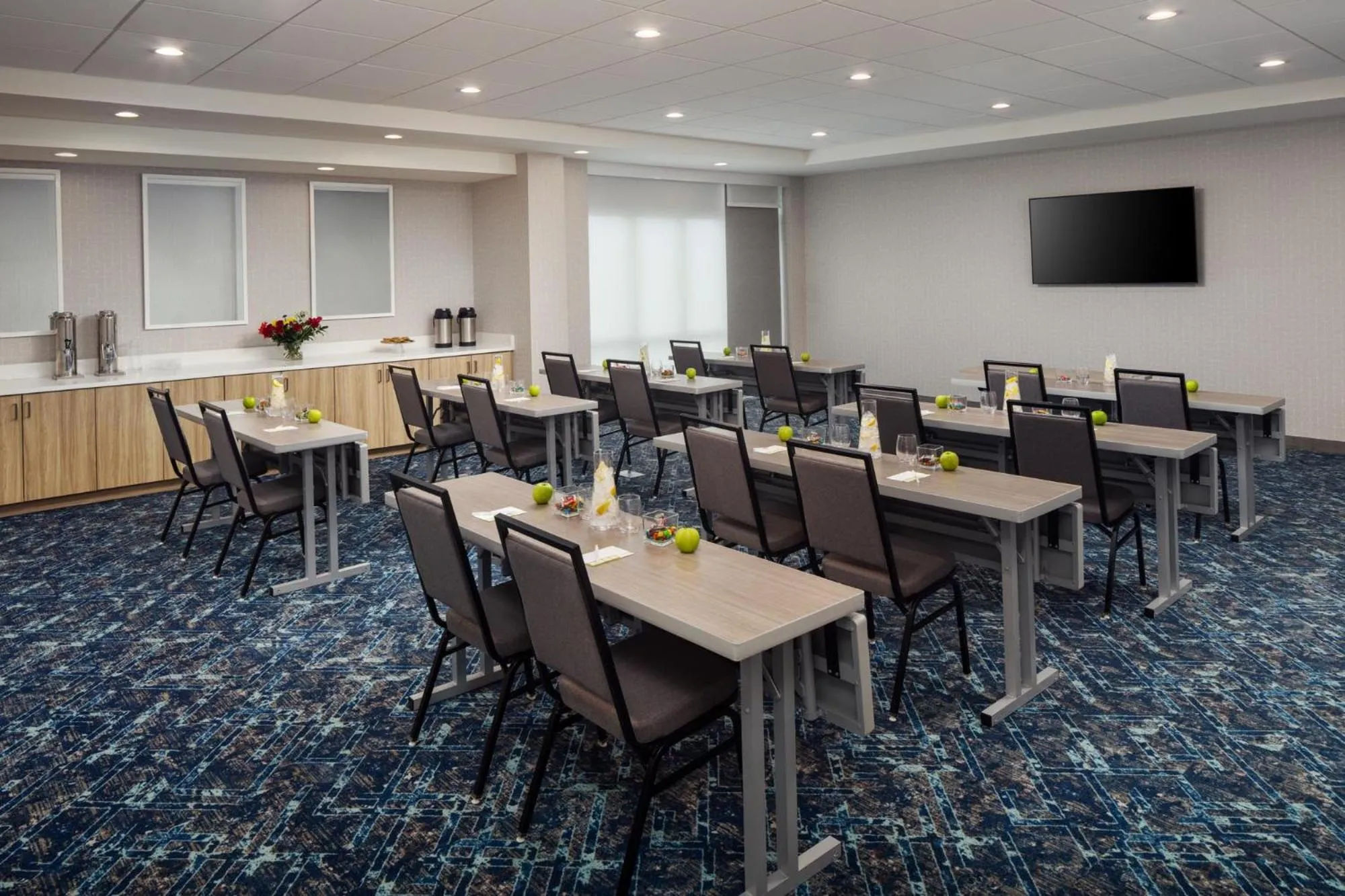 TV and multimedia in Home2 Suites By Hilton Clearwater St. Petersburg Ulmerton Rd