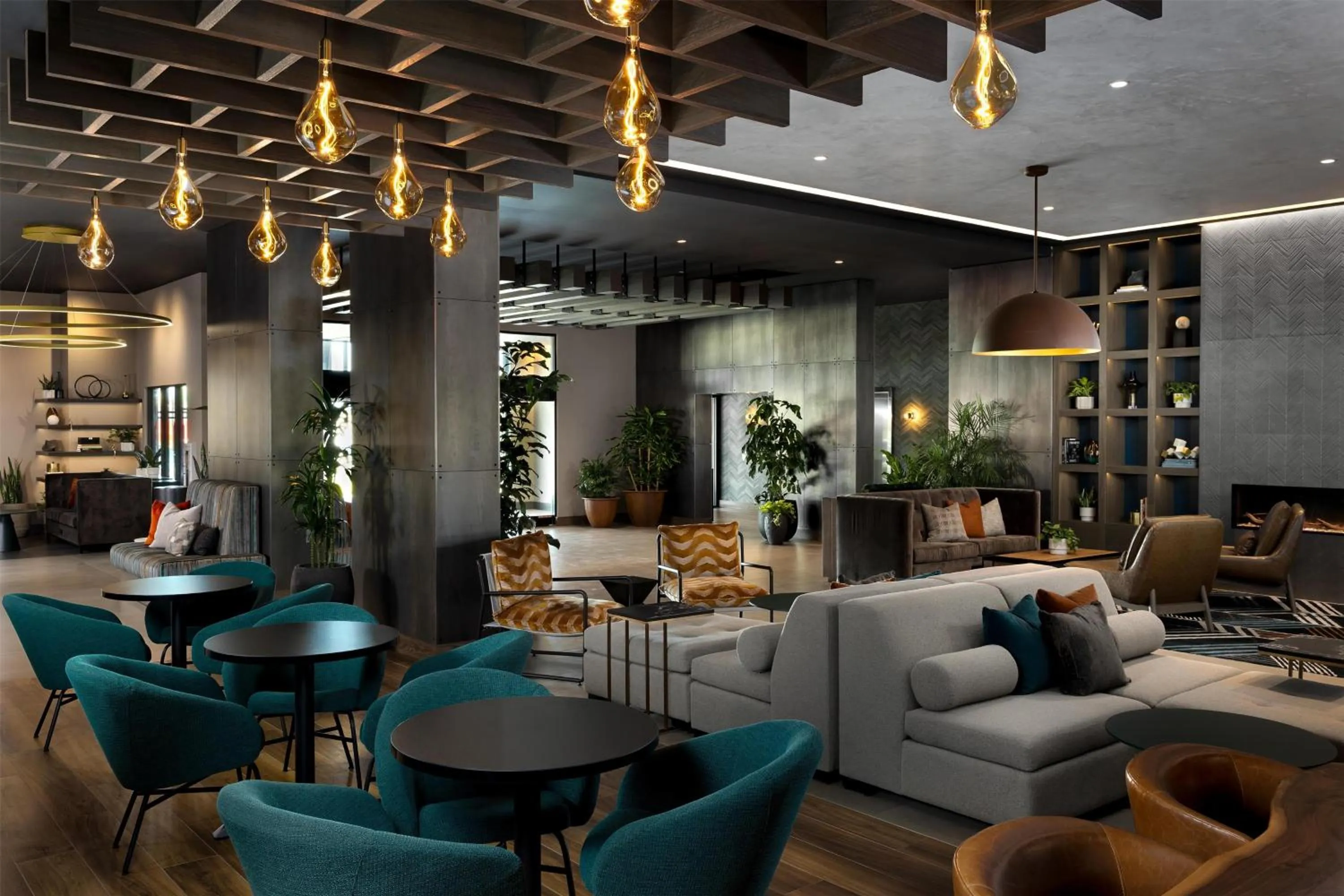 Restaurant/places to eat in Hotel Avail Rogers, Tapestry Collection By Hilton