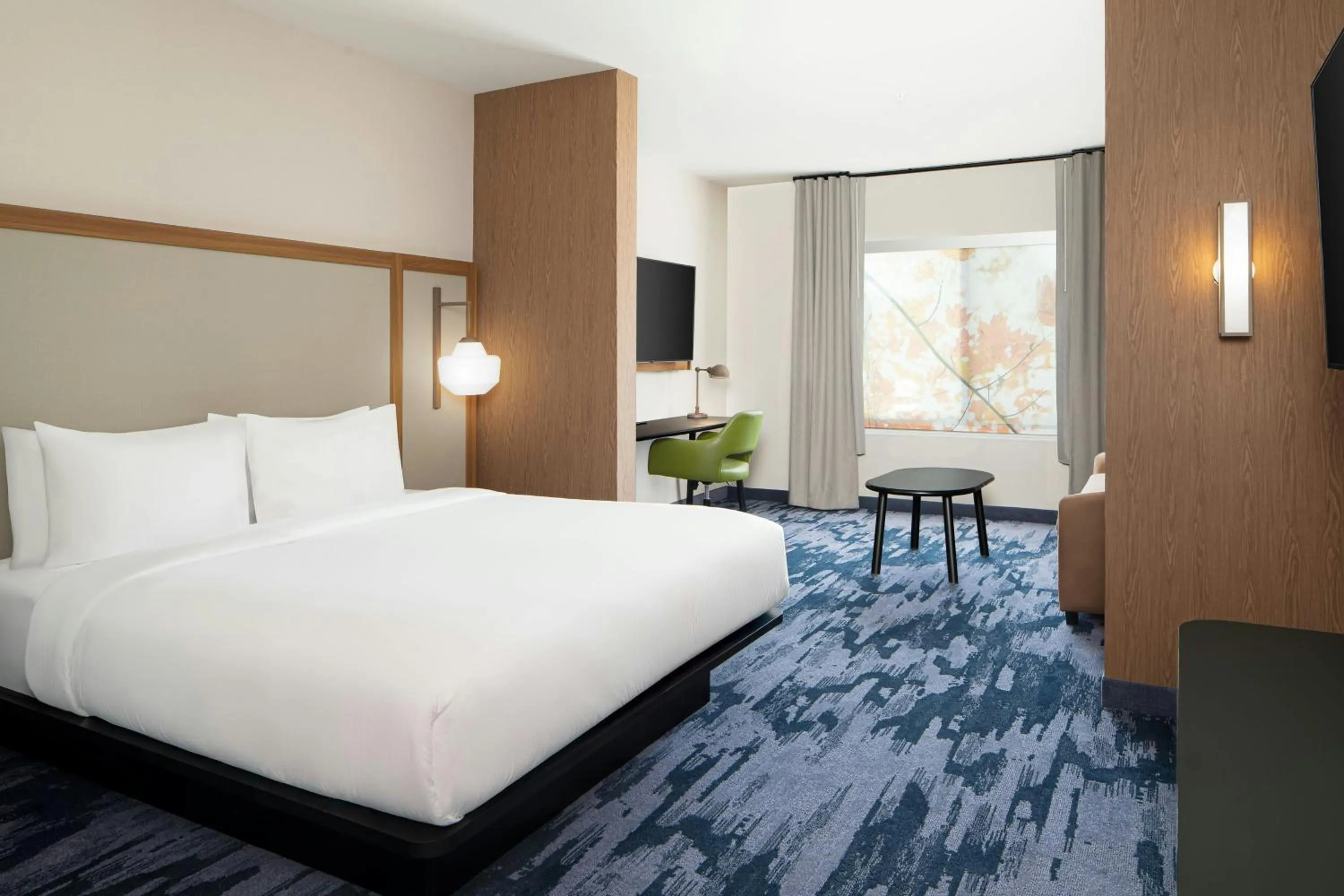 Photo of the whole room, Bed in Fairfield Inn & Suites by Marriott Piedmont Greenville