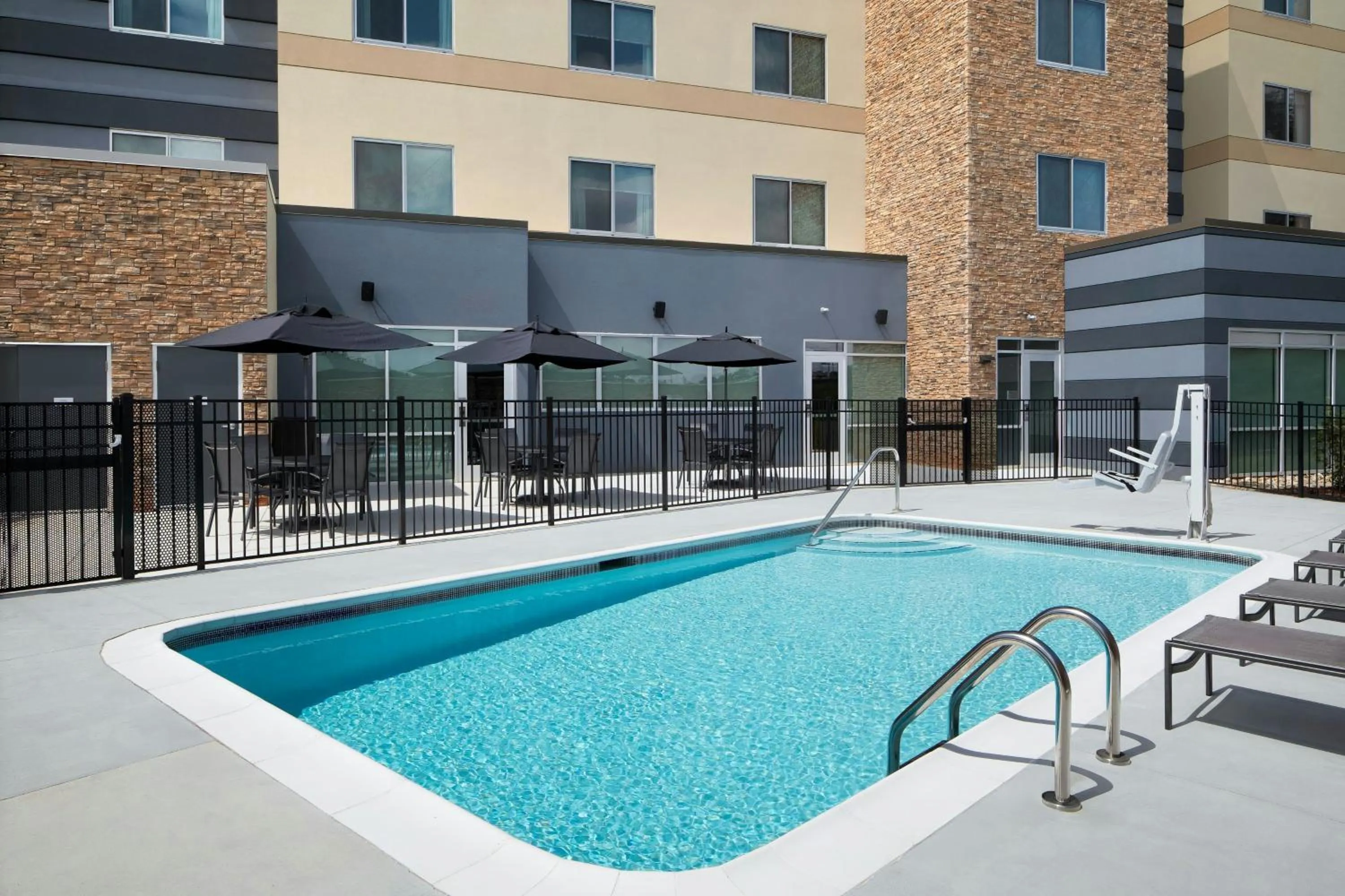 Swimming pool in Fairfield Inn & Suites by Marriott Piedmont Greenville