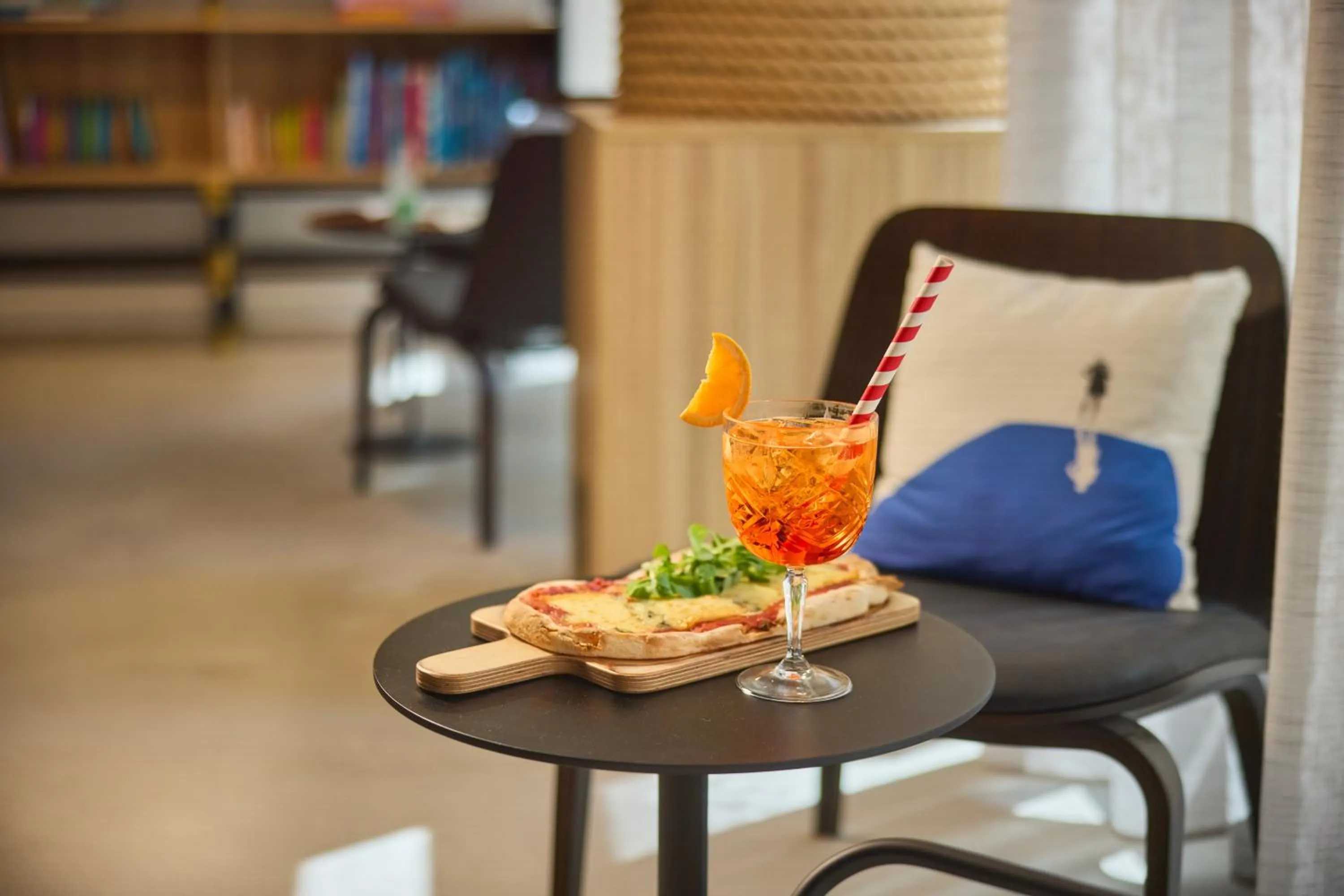 Lounge or bar in Moxy Nice