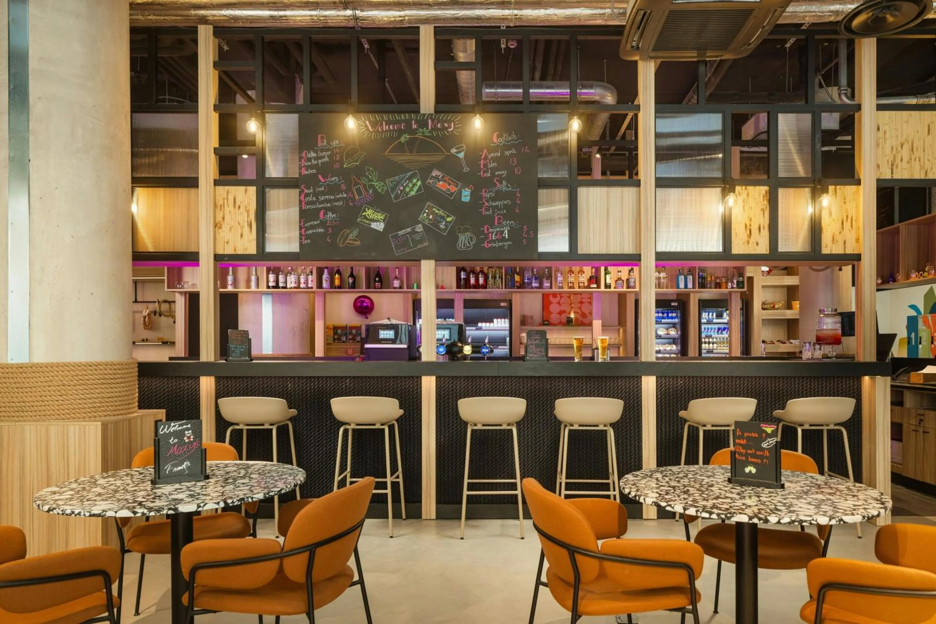 Restaurant/places to eat in Moxy Nice