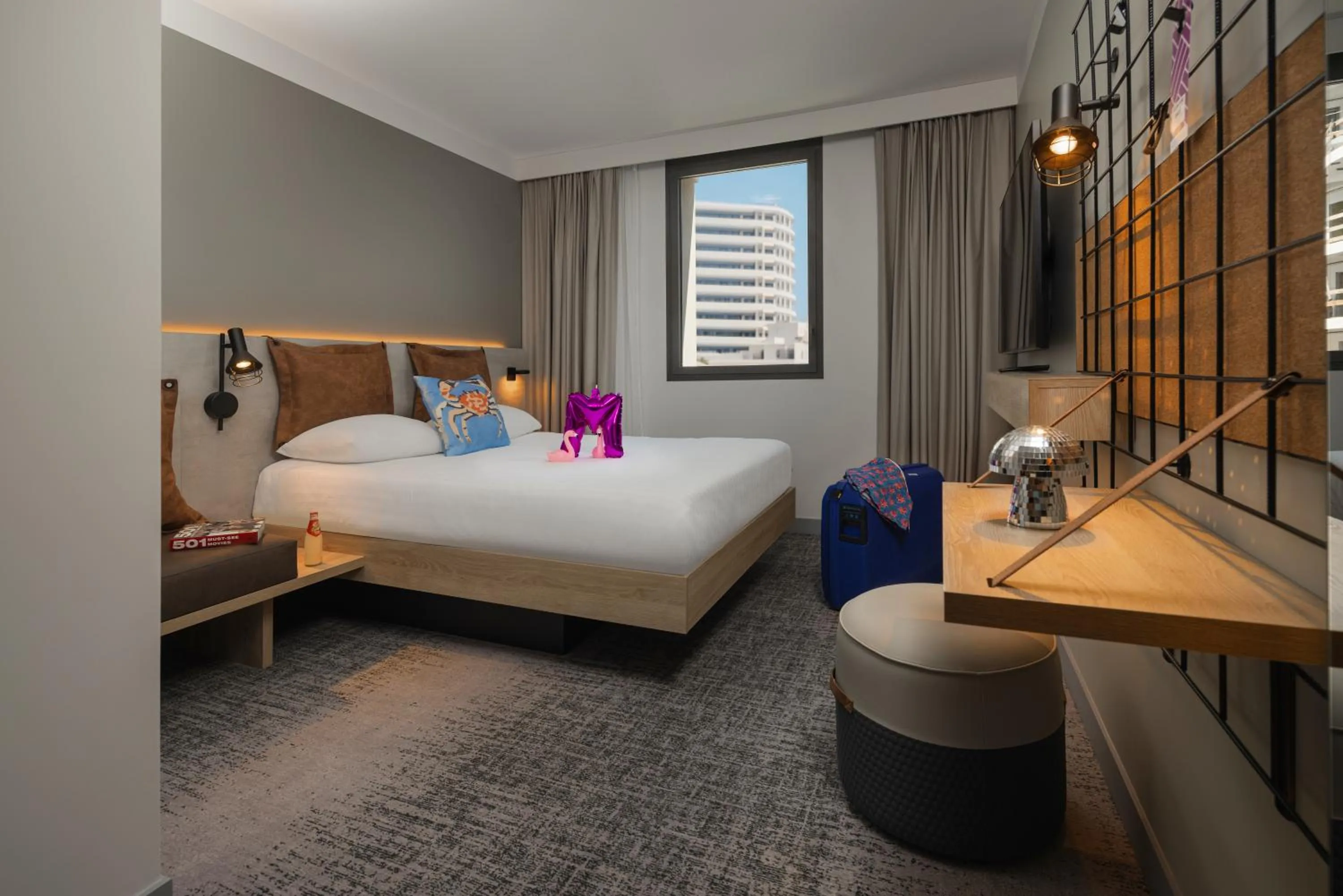 Bedroom, Bed in Moxy Nice