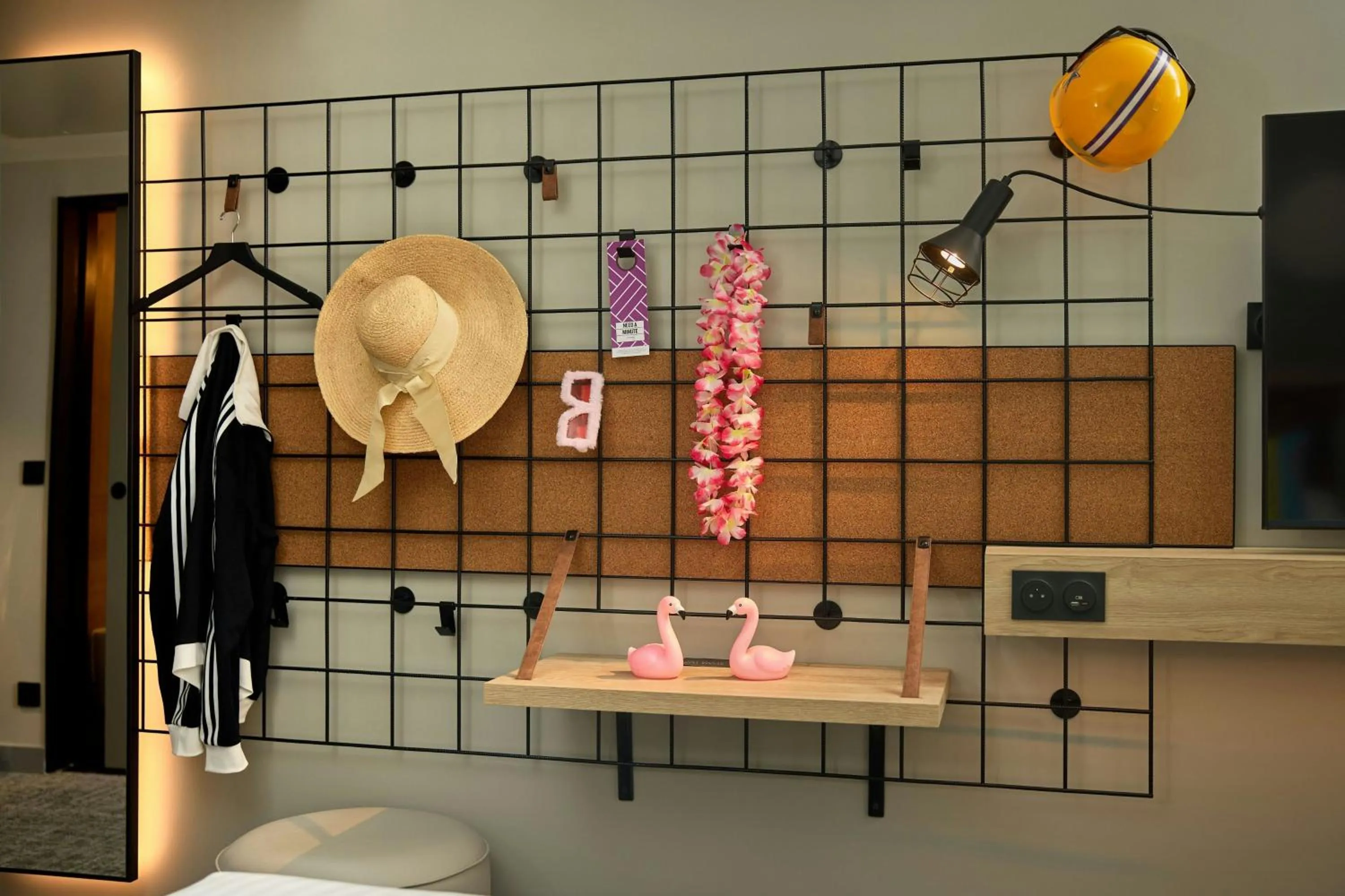 Photo of the whole room in Moxy Nice