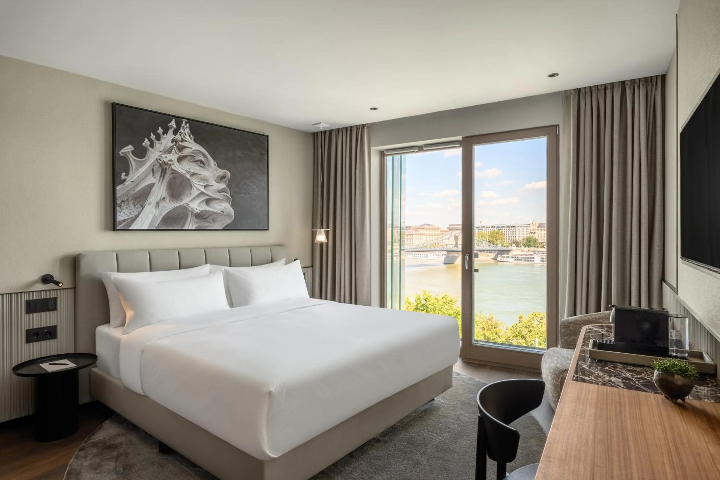 Bed in Leon Hotel & Lounge