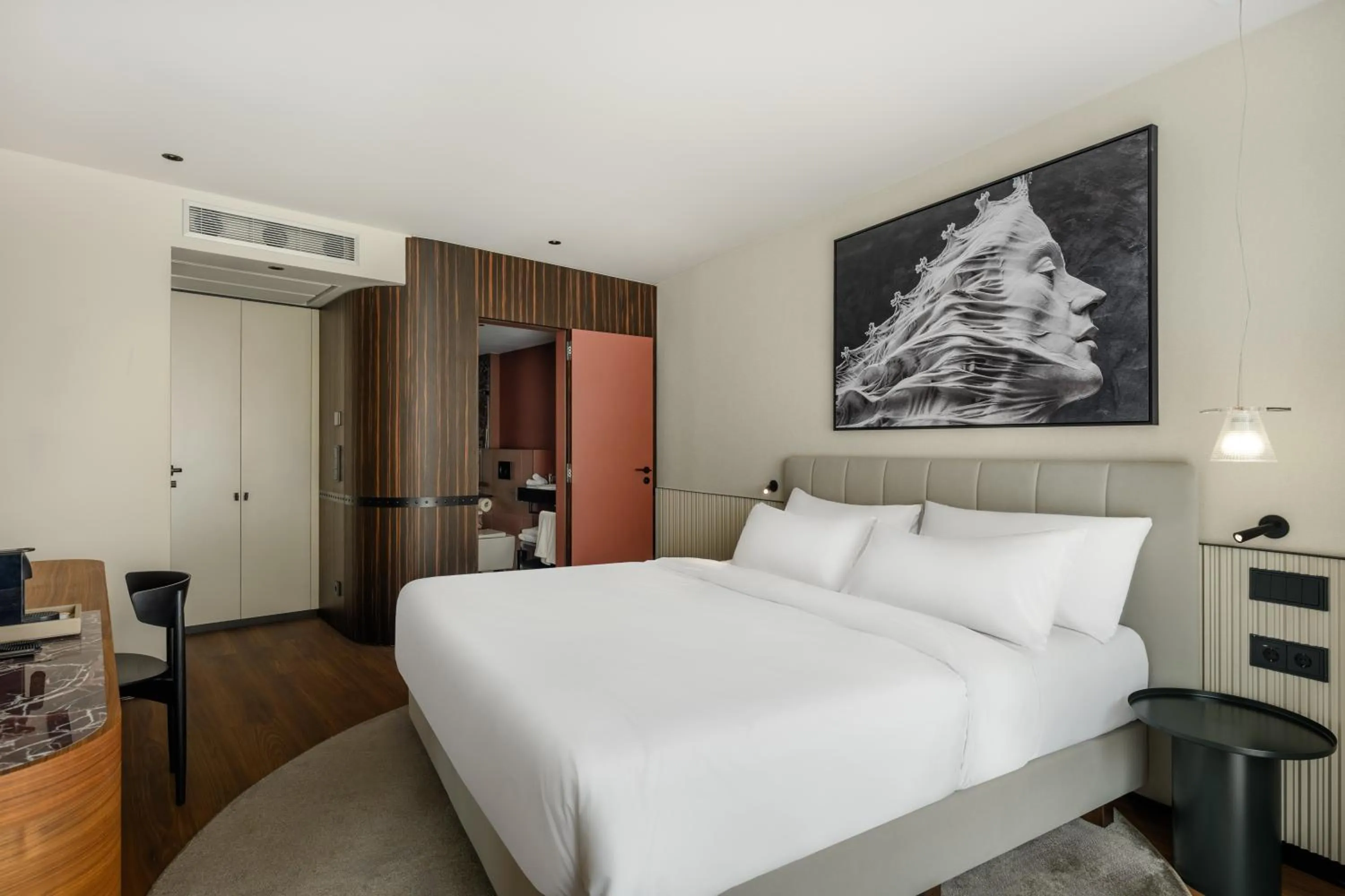 Bedroom, Bed in Leon Hotel & Lounge