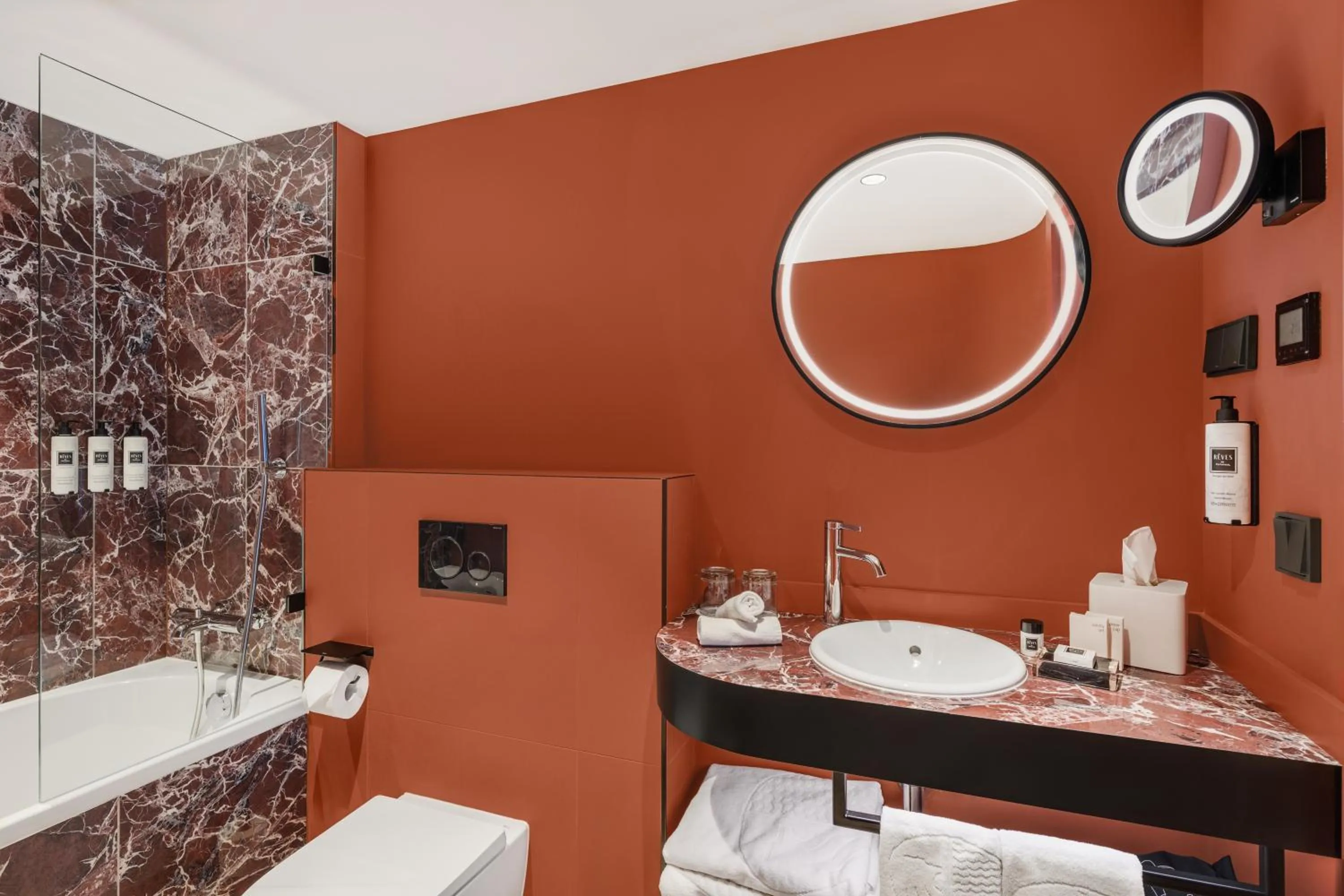 Bathroom in Leon Hotel & Lounge