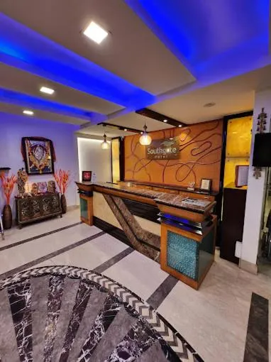 Lobby or reception, Bed in Hotel Southgate Delhi