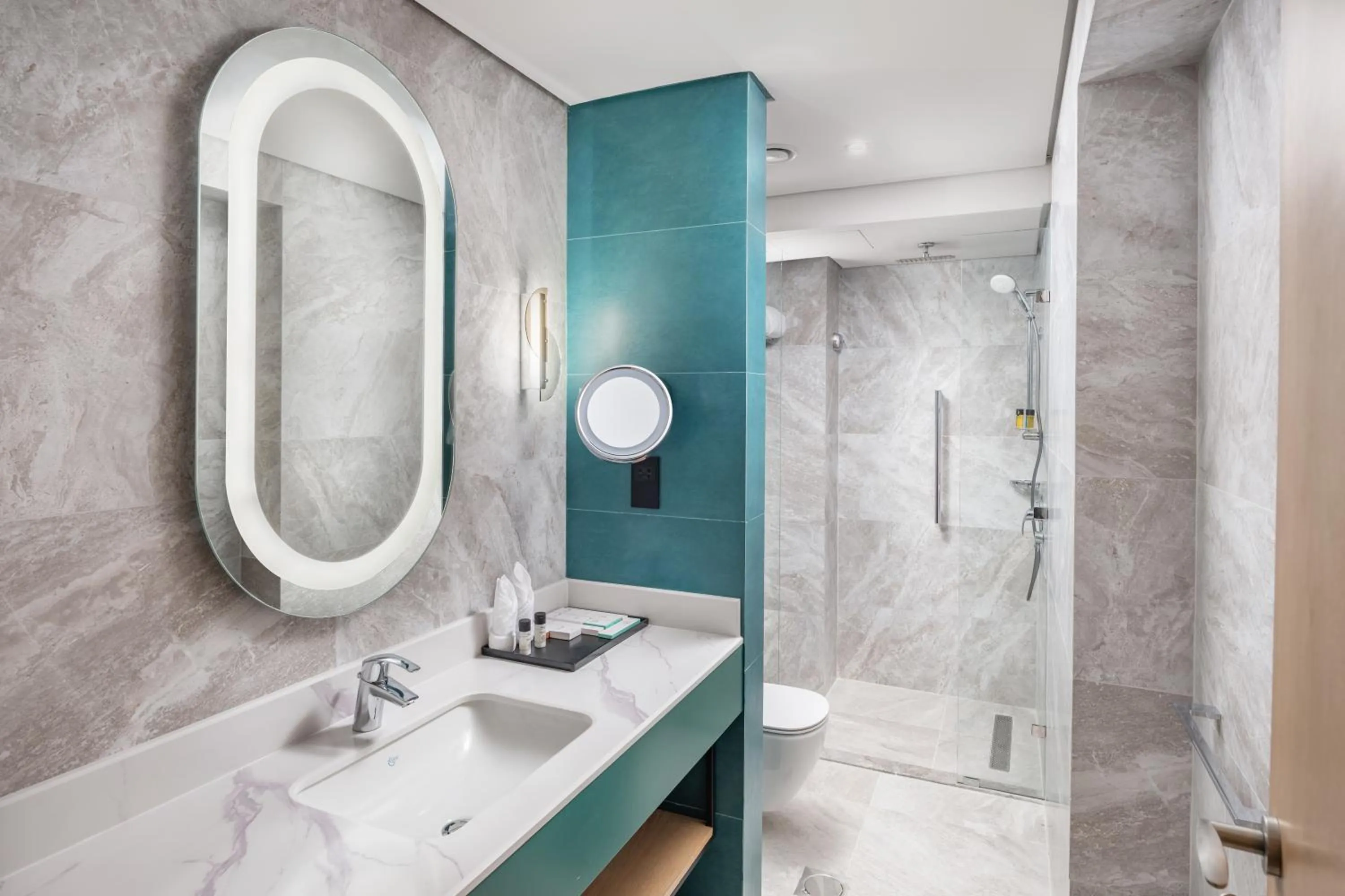 Shower in Makarem Haram view suites