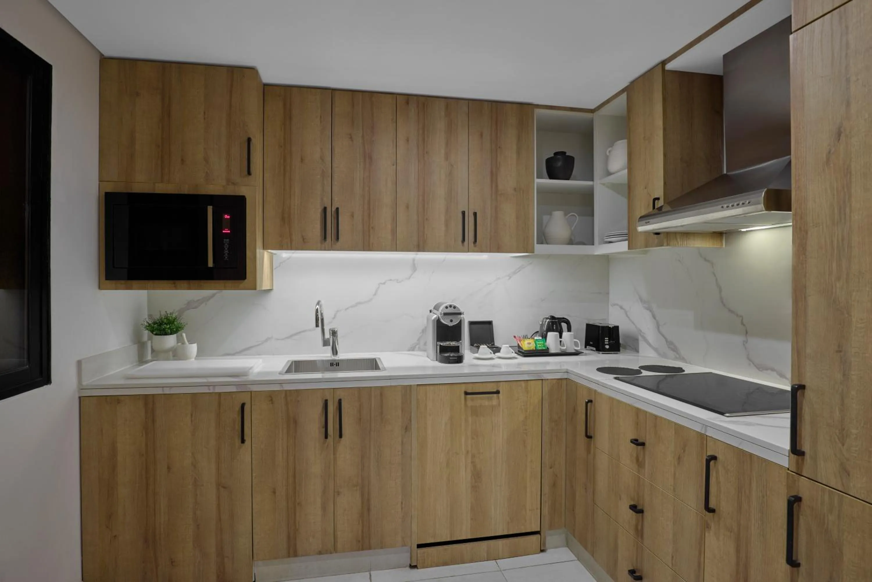 Coffee/tea facilities in Makarem Haram view suites