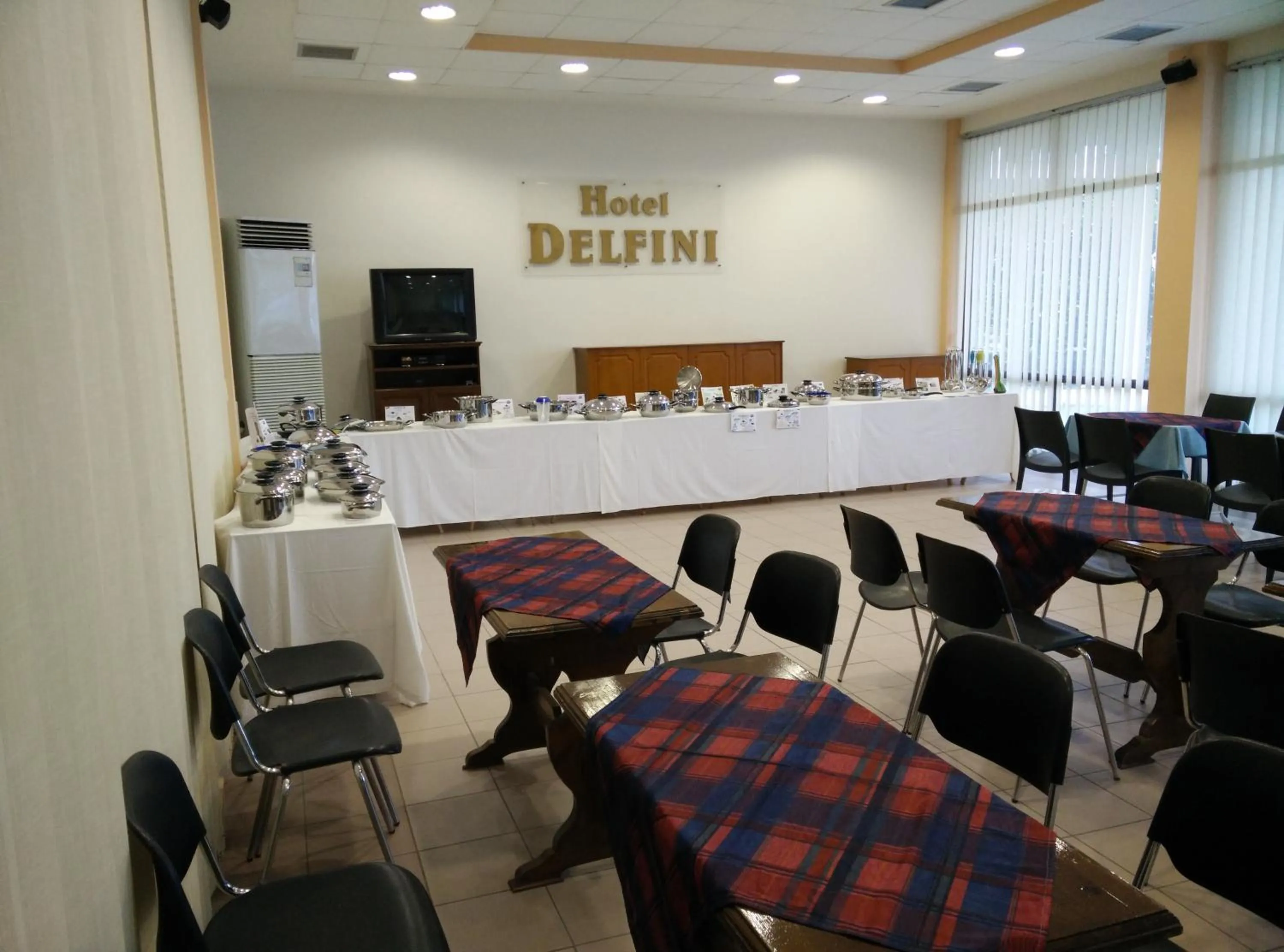 Restaurant/places to eat in Delfini Hotel