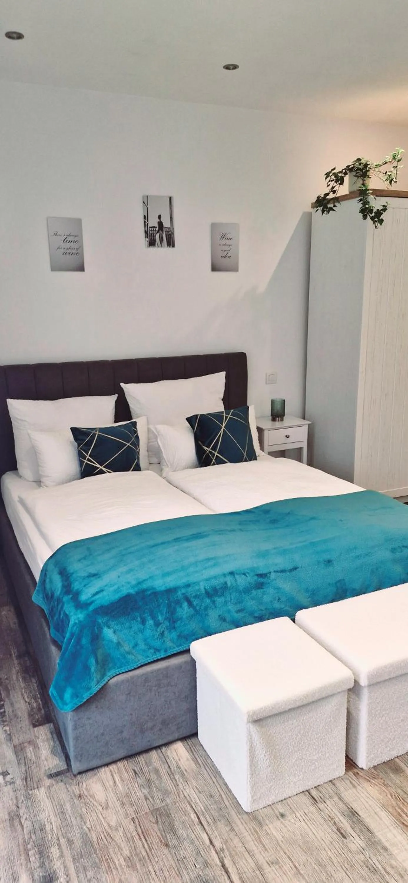 Bed in Apartmenthaus Wertheim