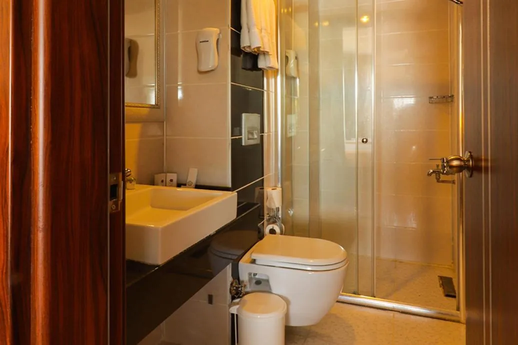 Shower in Throne Beach Resort & Spa - Ultra All Inclusive