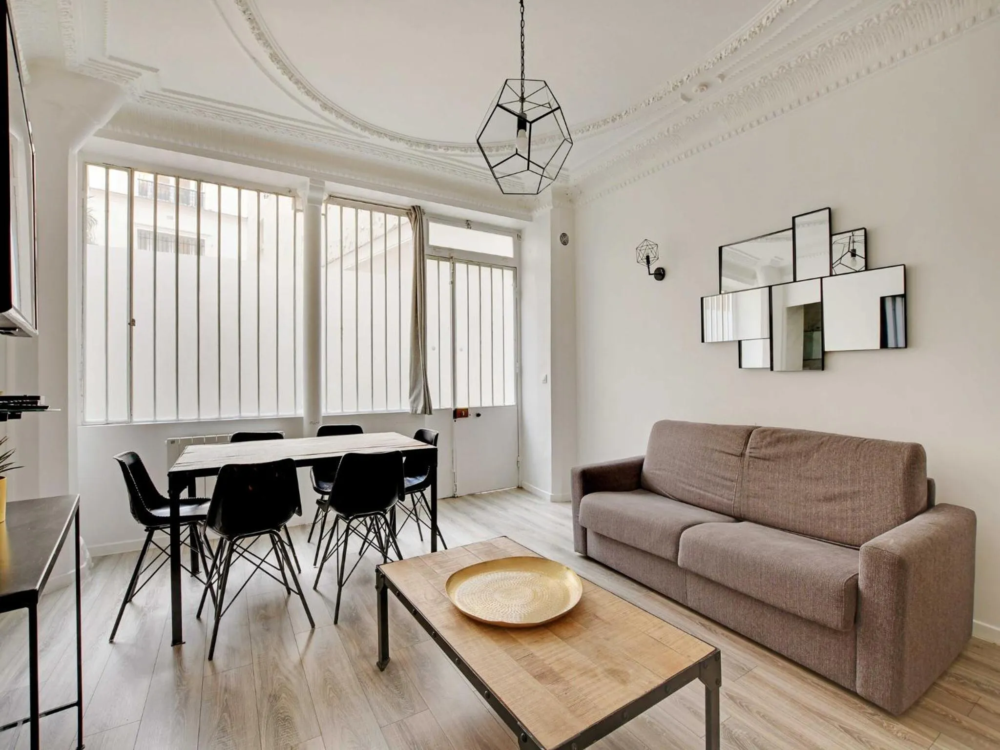 Living room in Magnificent apartment - 2BR 6P - Rochechouart