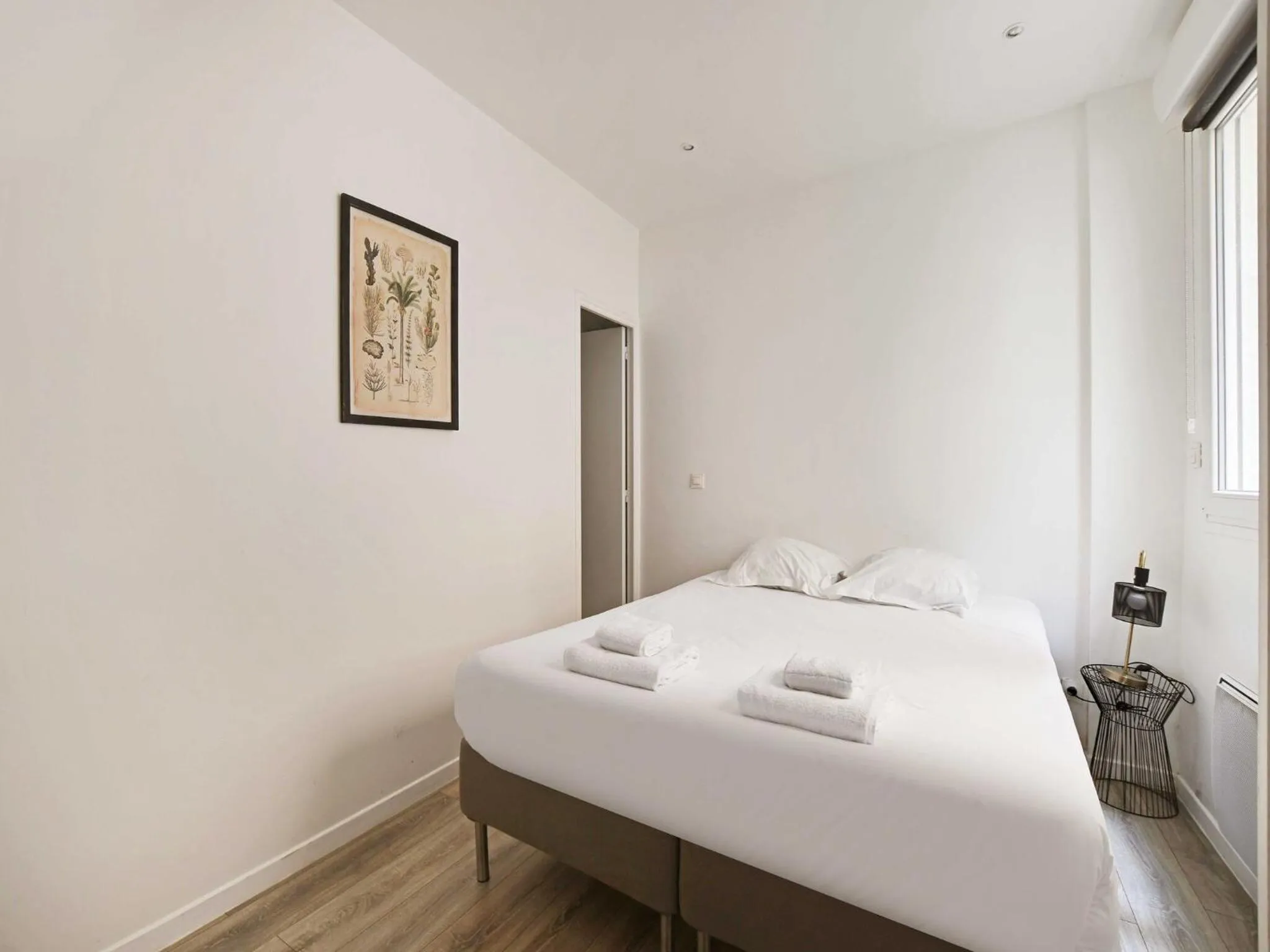 Property building, Bed in Magnificent apartment - 2BR 6P - Rochechouart