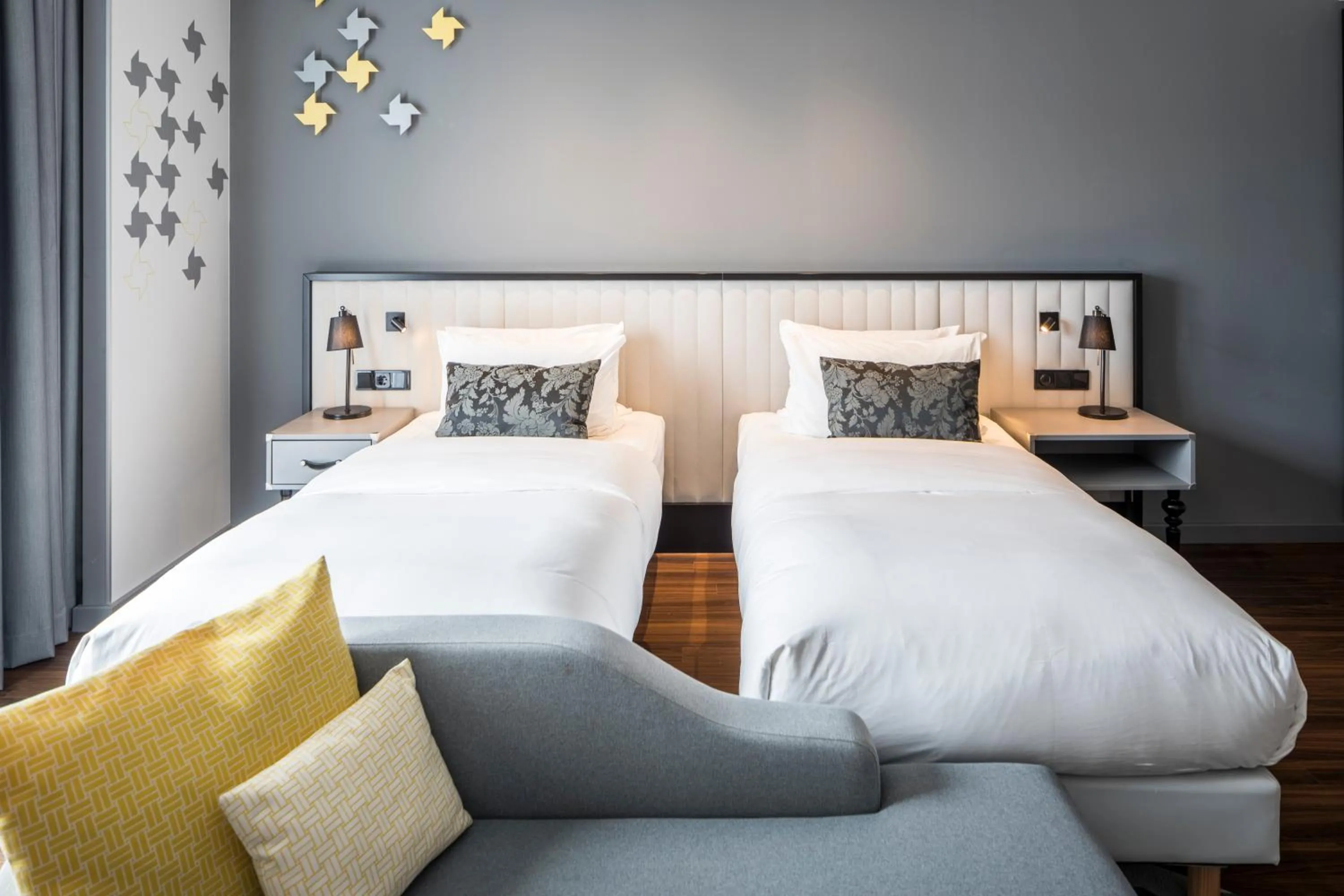 Photo of the whole room, Bed in Capri by Fraser, Frankfurt