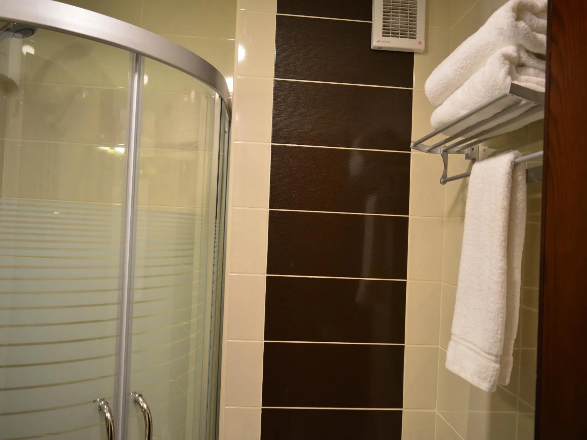 Shower in Ream Hotel Amman