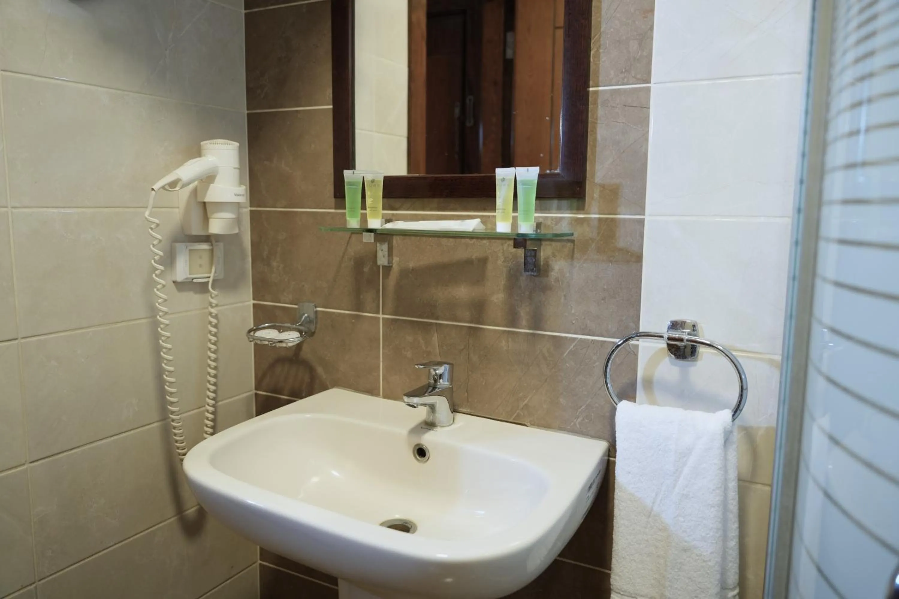 Bathroom in Ream Hotel Amman