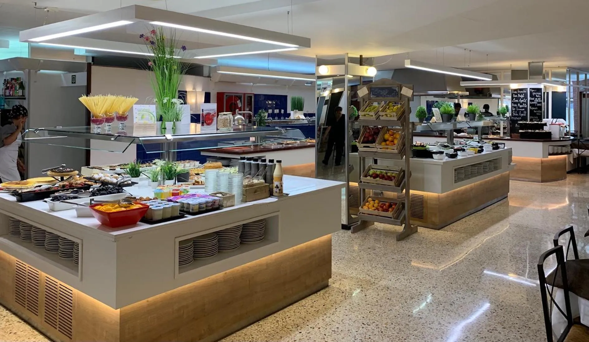 Dinner in Hotel Xaine Park