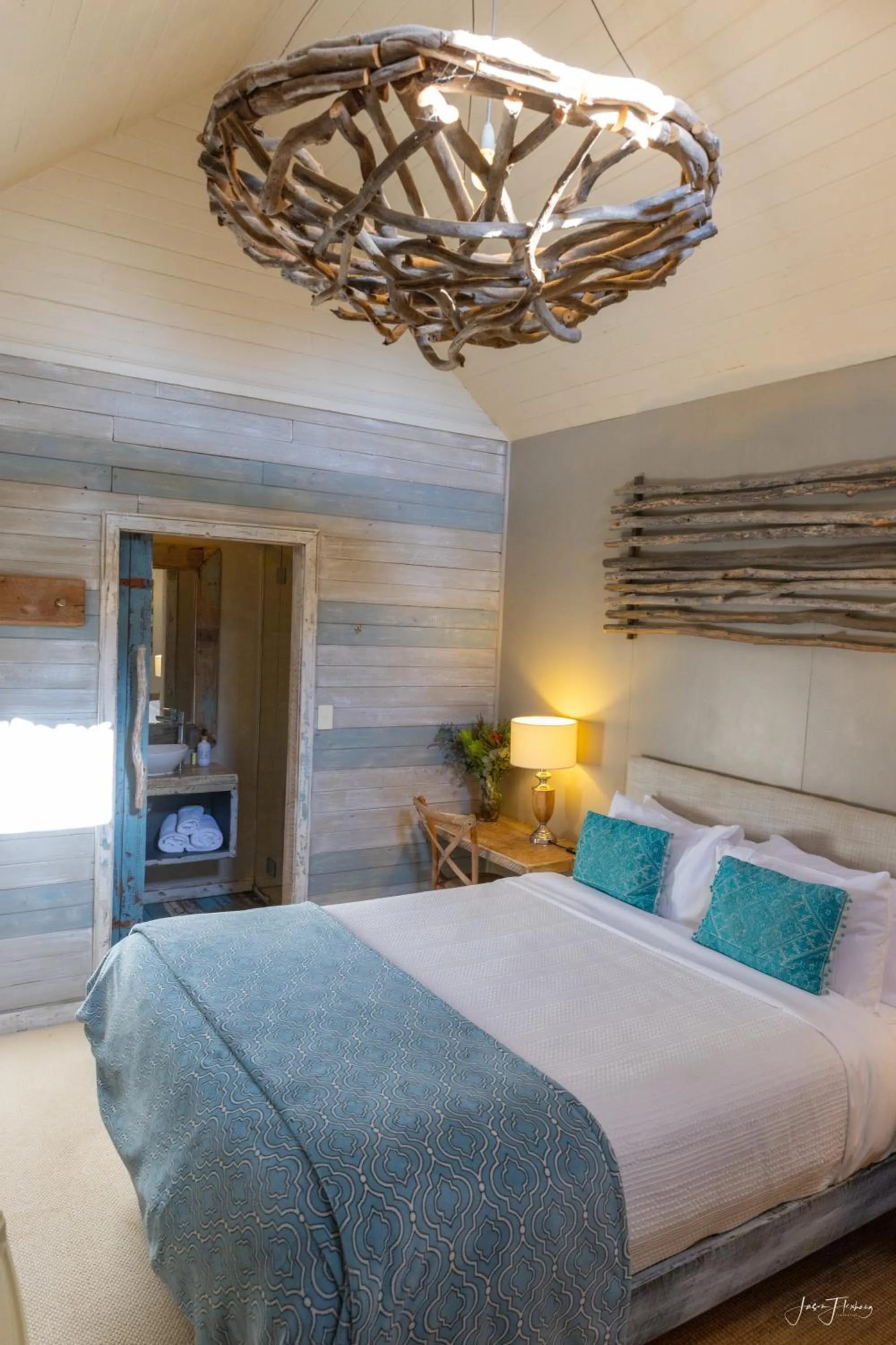 Photo of the whole room, Bed in The Laurels of Chinchilla