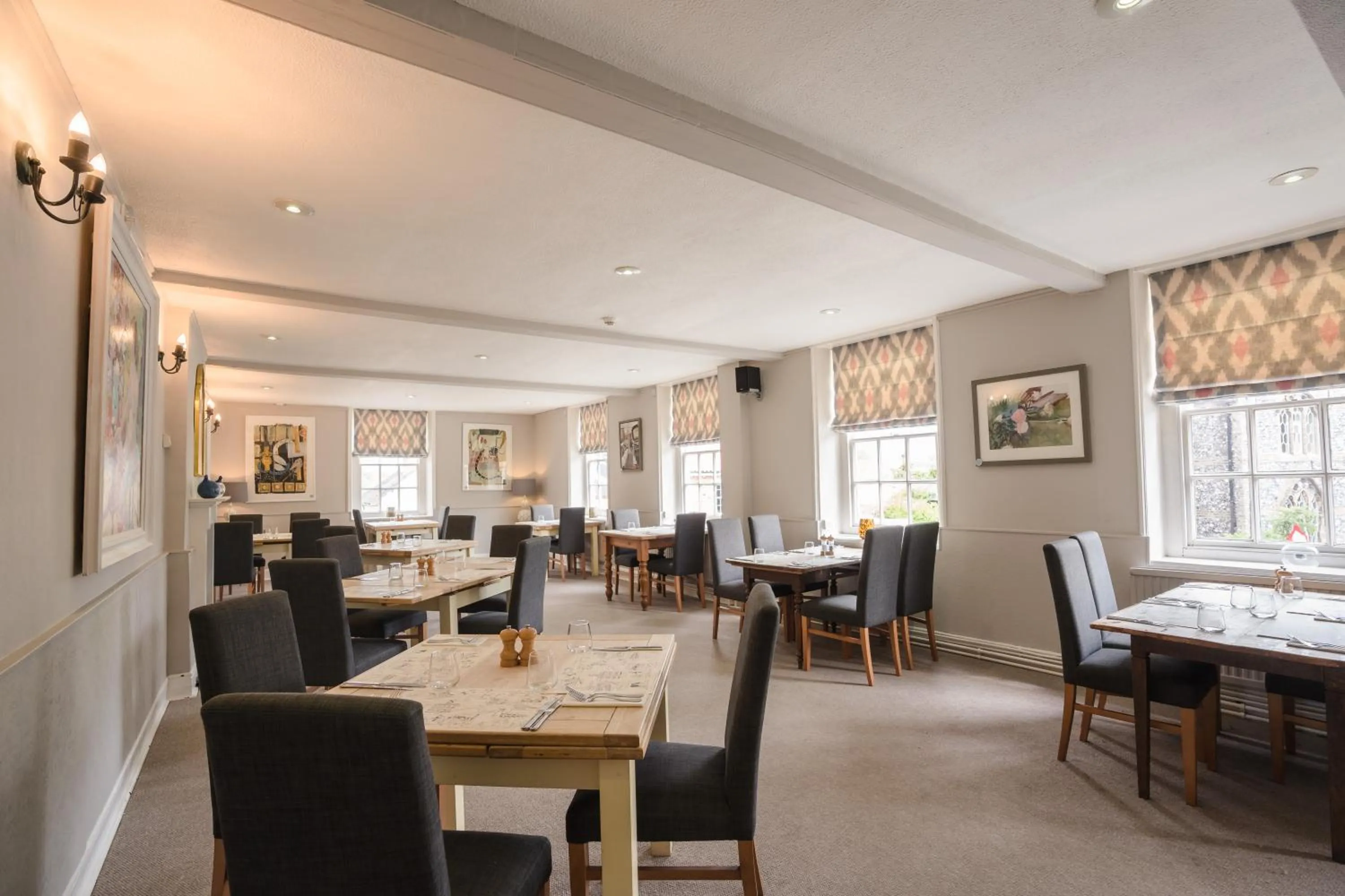 Dining area in The Loddon Swan