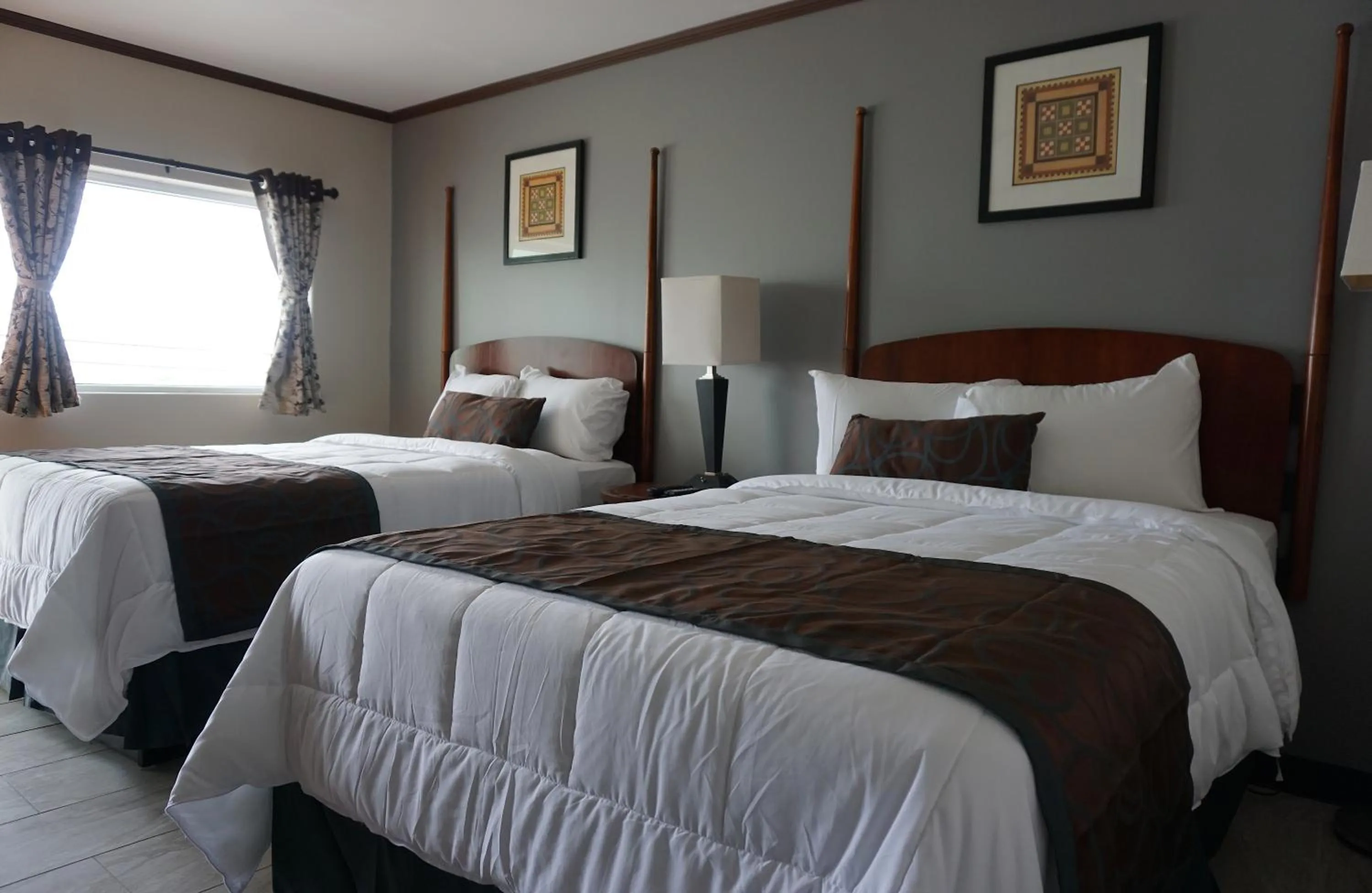 Bedroom, Bed in Beachside Resort