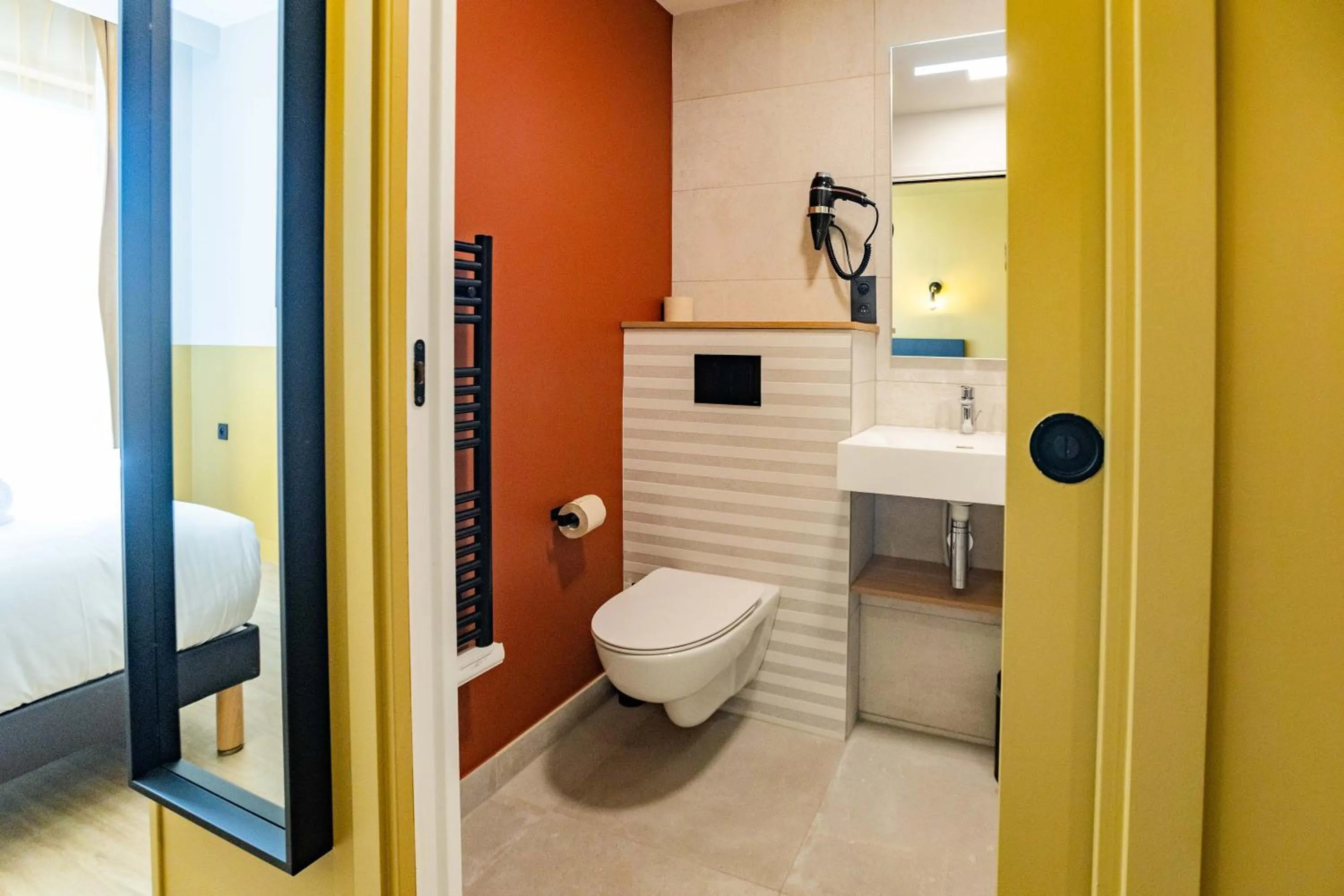 Shower in All Suites Hôtel - Paris Pleyel - L'Île Saint Denis