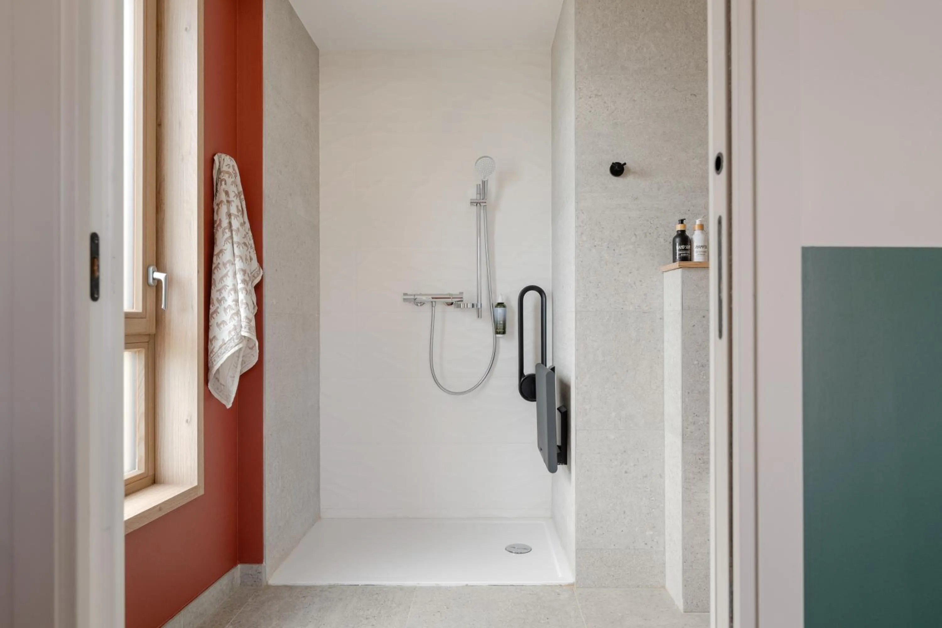 Shower in All Suites Hôtel - Paris Pleyel - L'Île Saint Denis