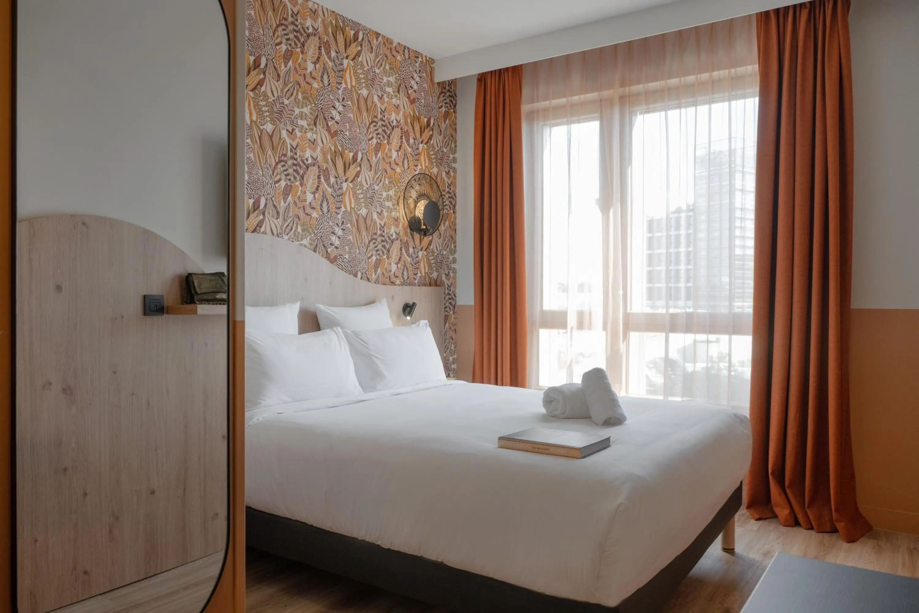 Bed in All Suites Hôtel - Paris Pleyel - L'Île Saint Denis