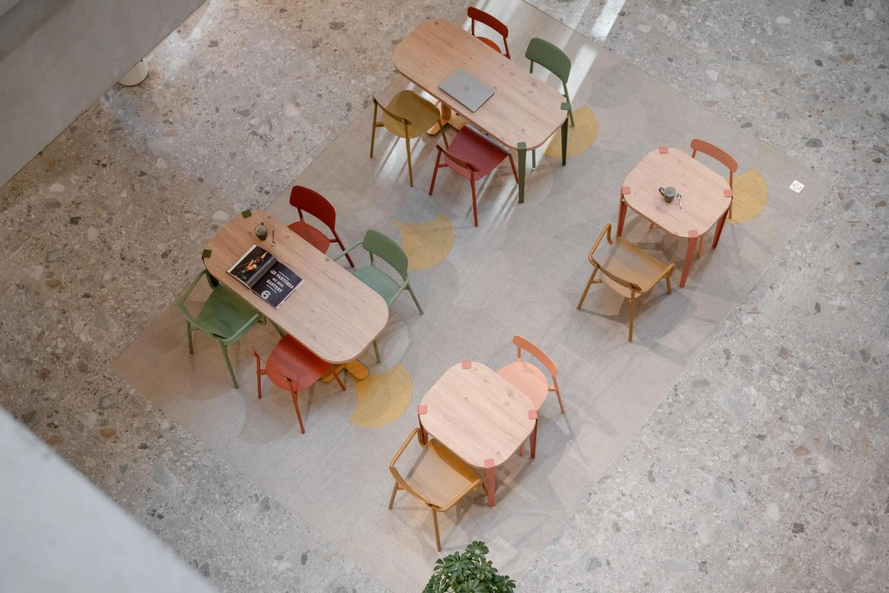 Property building in All Suites Hôtel - Paris Pleyel - L'Île Saint Denis