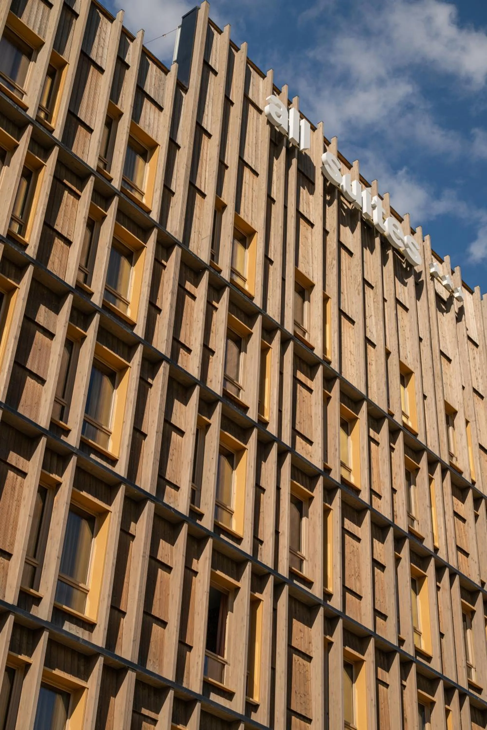 Property building in All Suites Hôtel - Paris Pleyel - L'Île Saint Denis