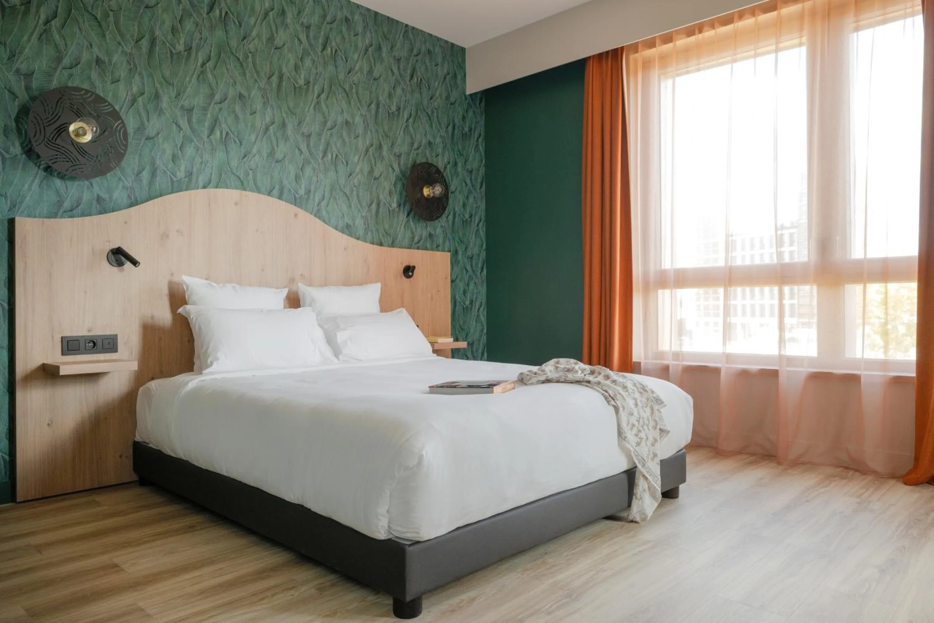 Bed in All Suites Hôtel - Paris Pleyel - L'Île Saint Denis