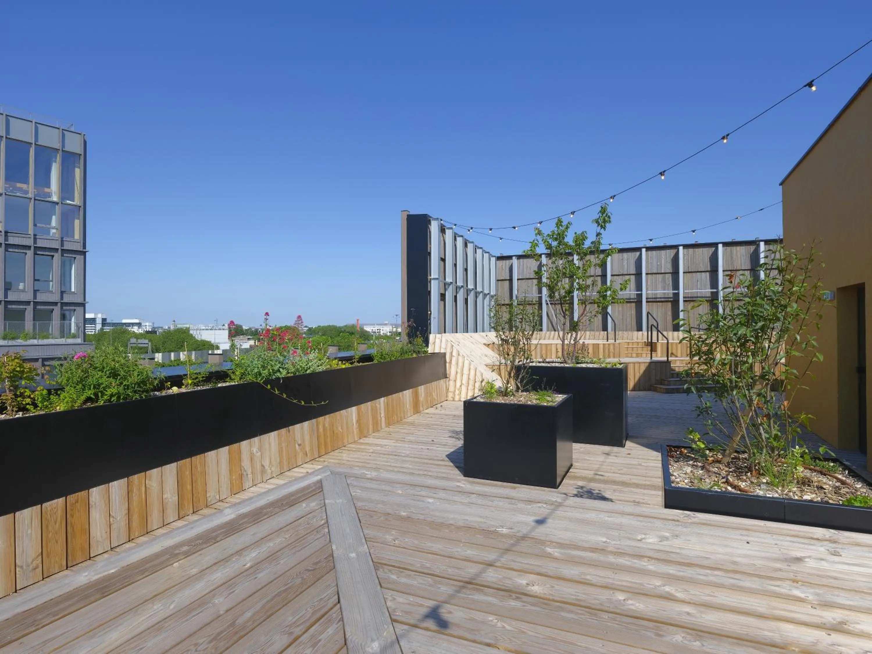 Property building in All Suites Hôtel - Paris Pleyel - L'Île Saint Denis