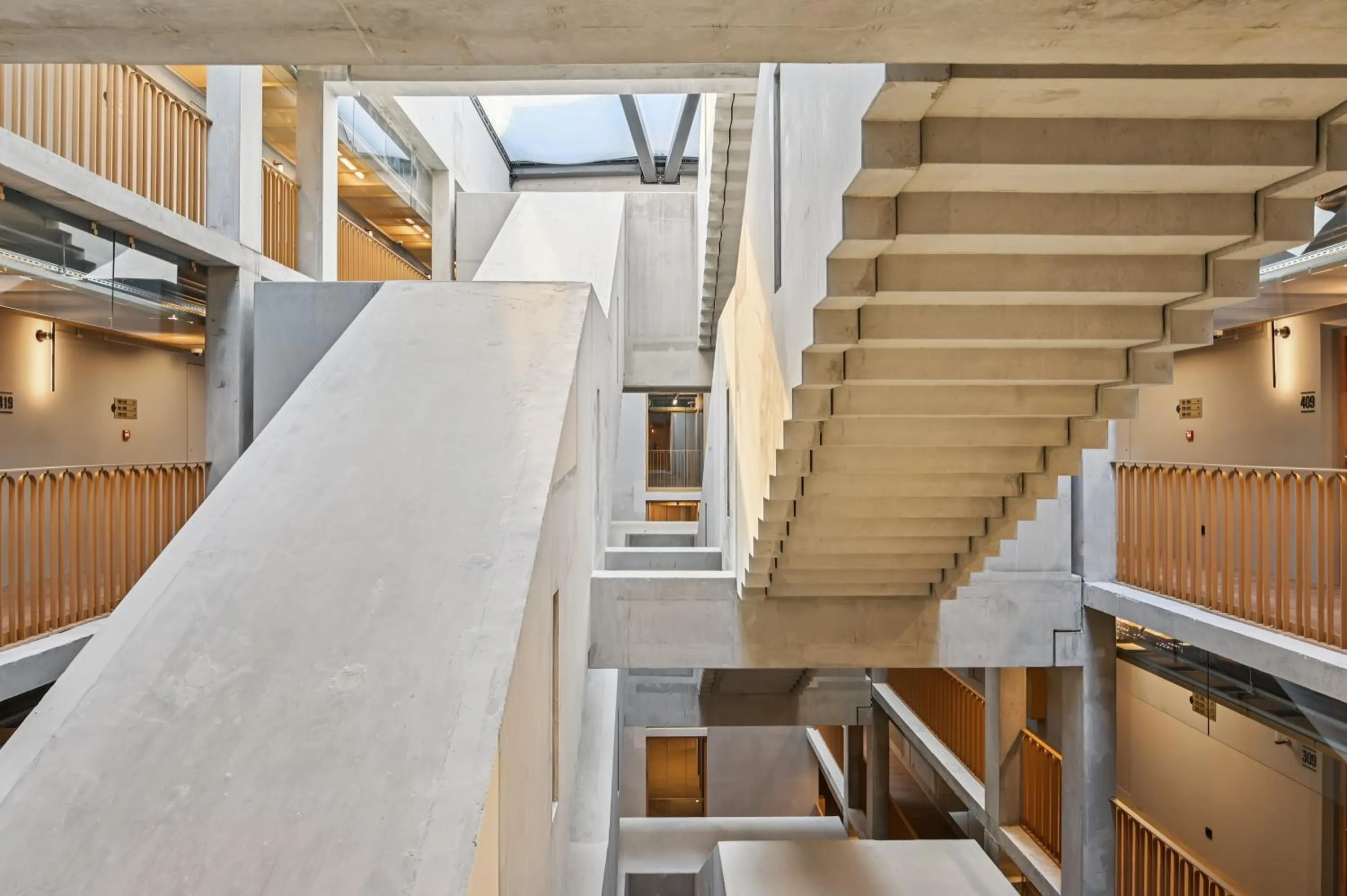 Property building in All Suites Hôtel - Paris Pleyel - L'Île Saint Denis