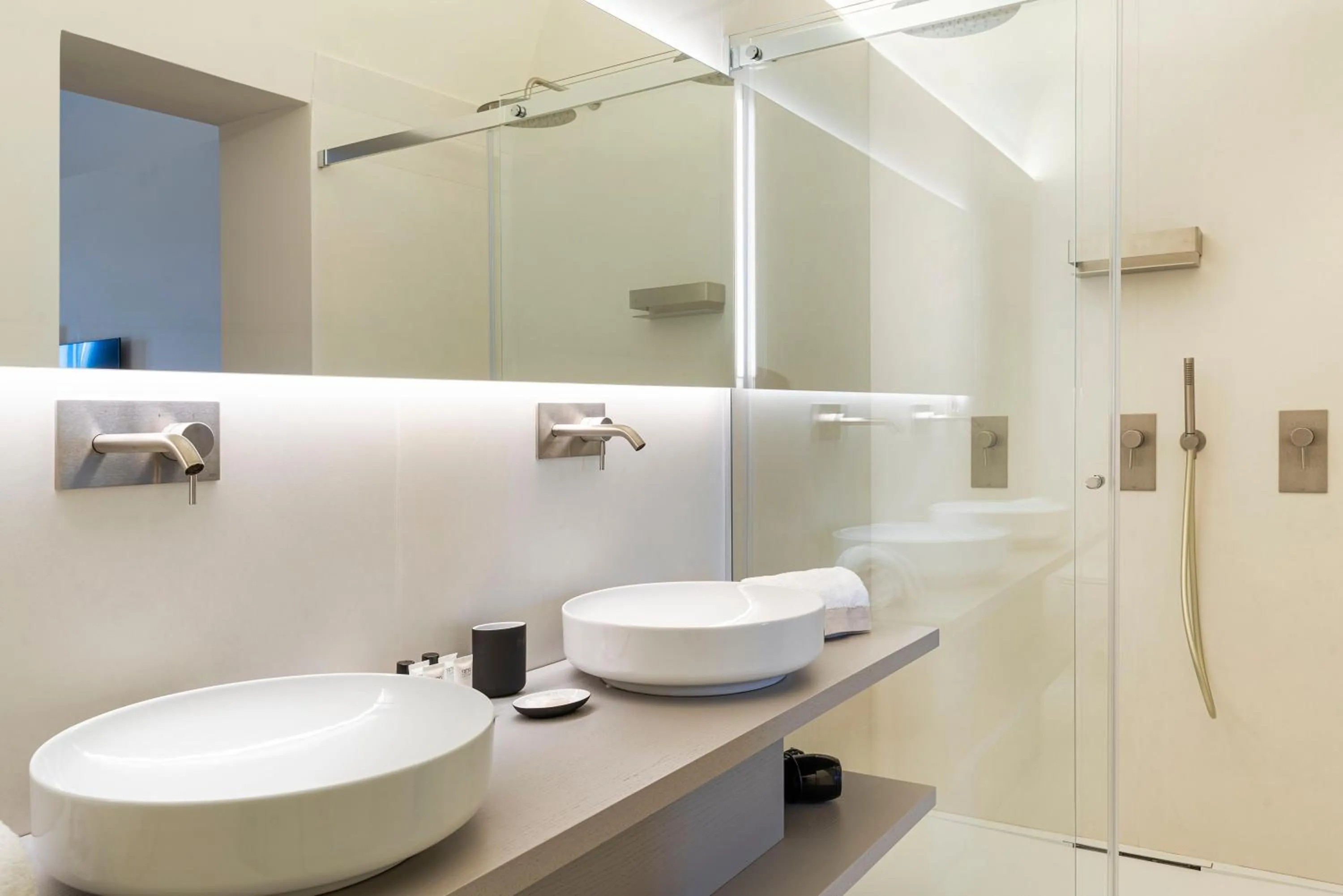 Shower in Ramo d'Aria Etna Boutique Hotel