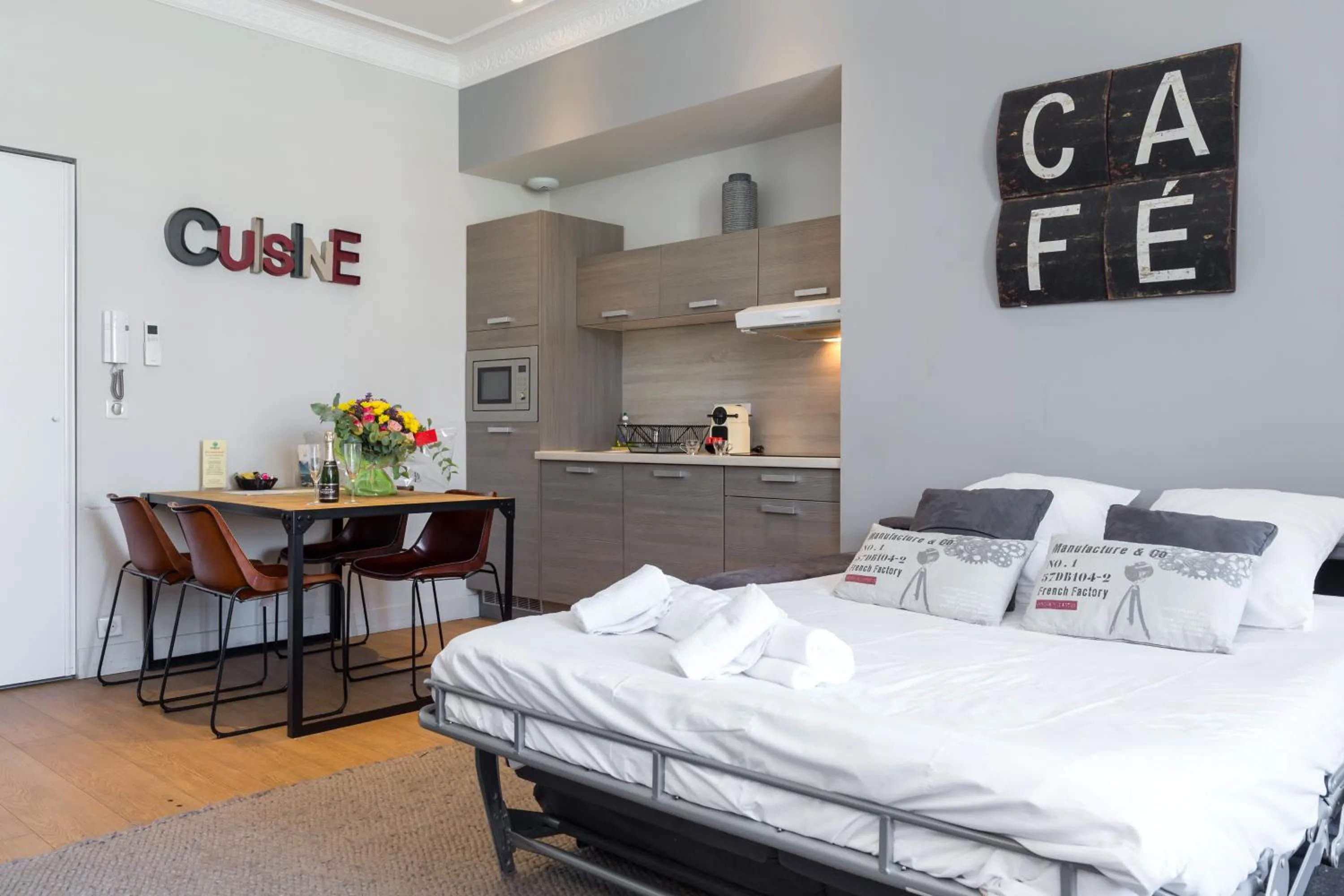 Living room, Bed in Florella Jean Jaures Apartment