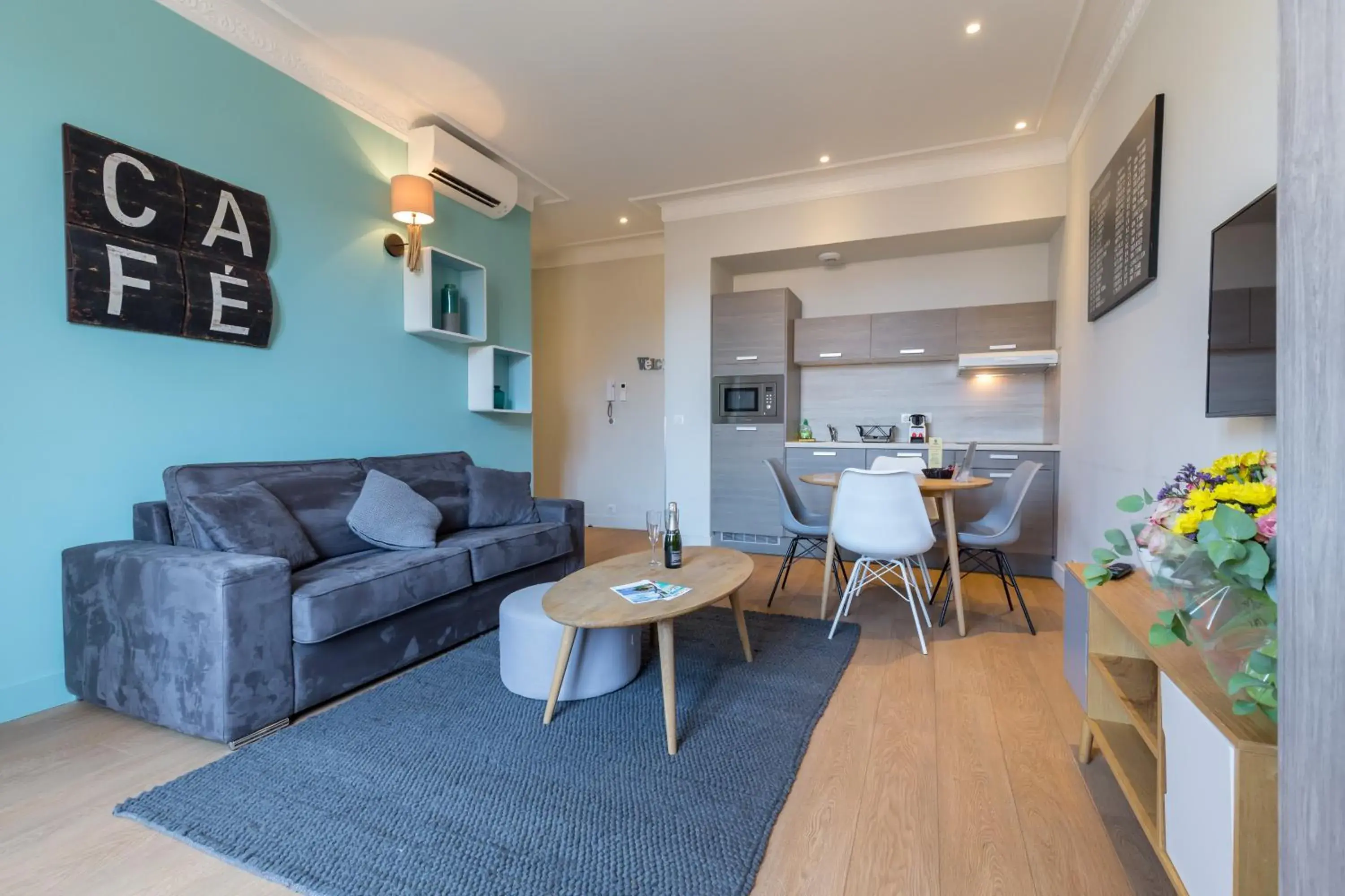 One-Bedroom Apartment in Florella Jean Jaures Apartment One-Bedroom Apartment in Florella Jean Jaures Apartment