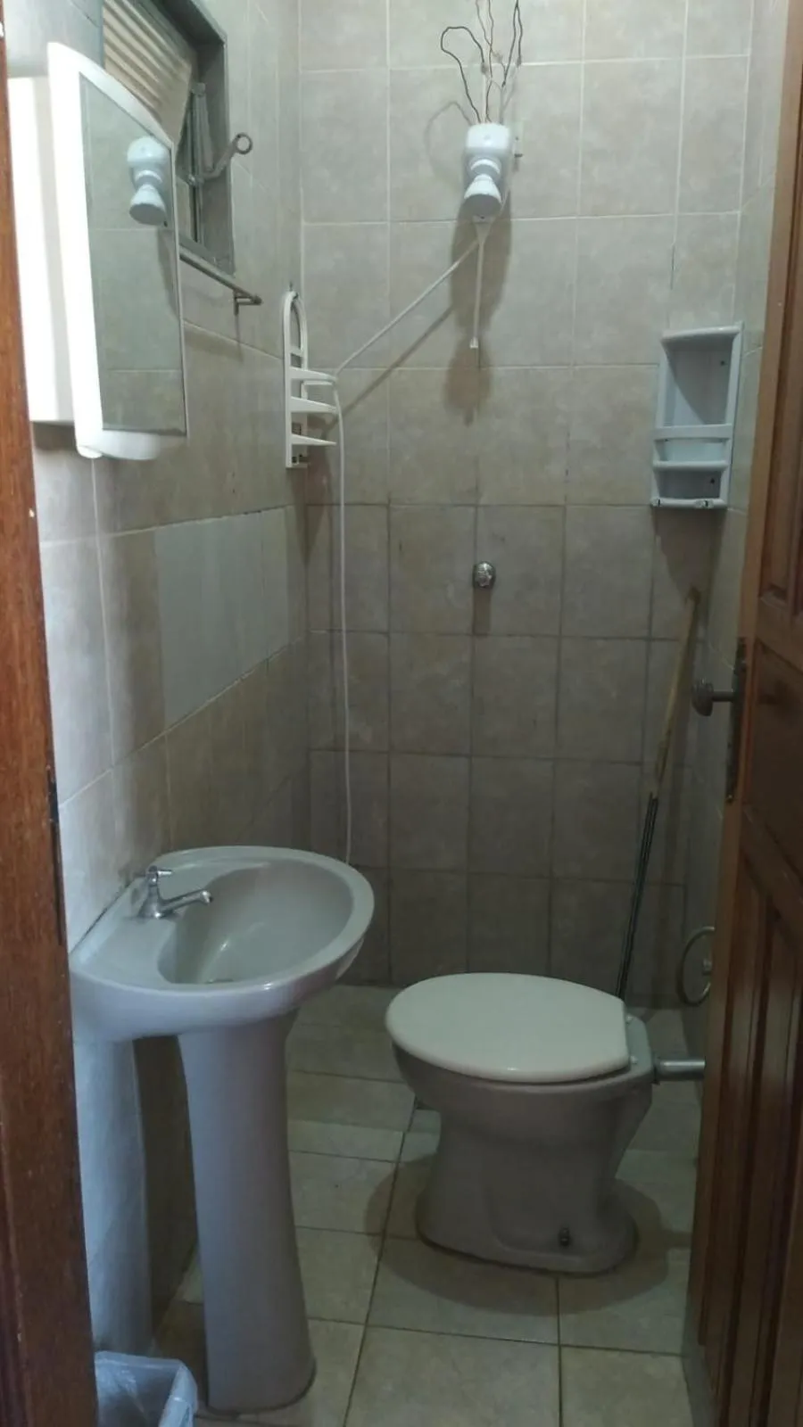 Shower in Hotel Vitoria Andradina